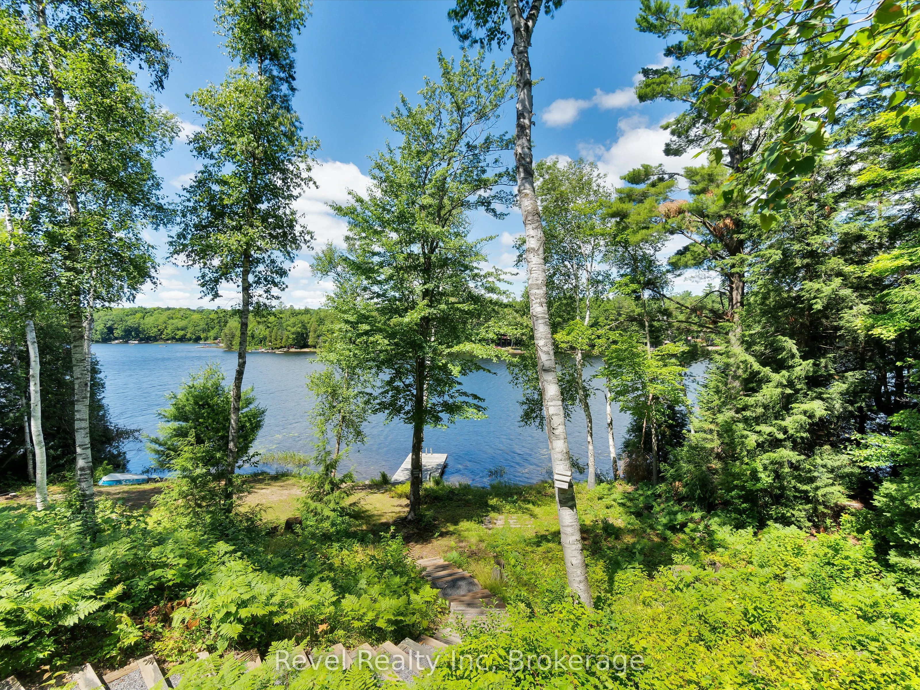 1022 Bird Lake Crescent