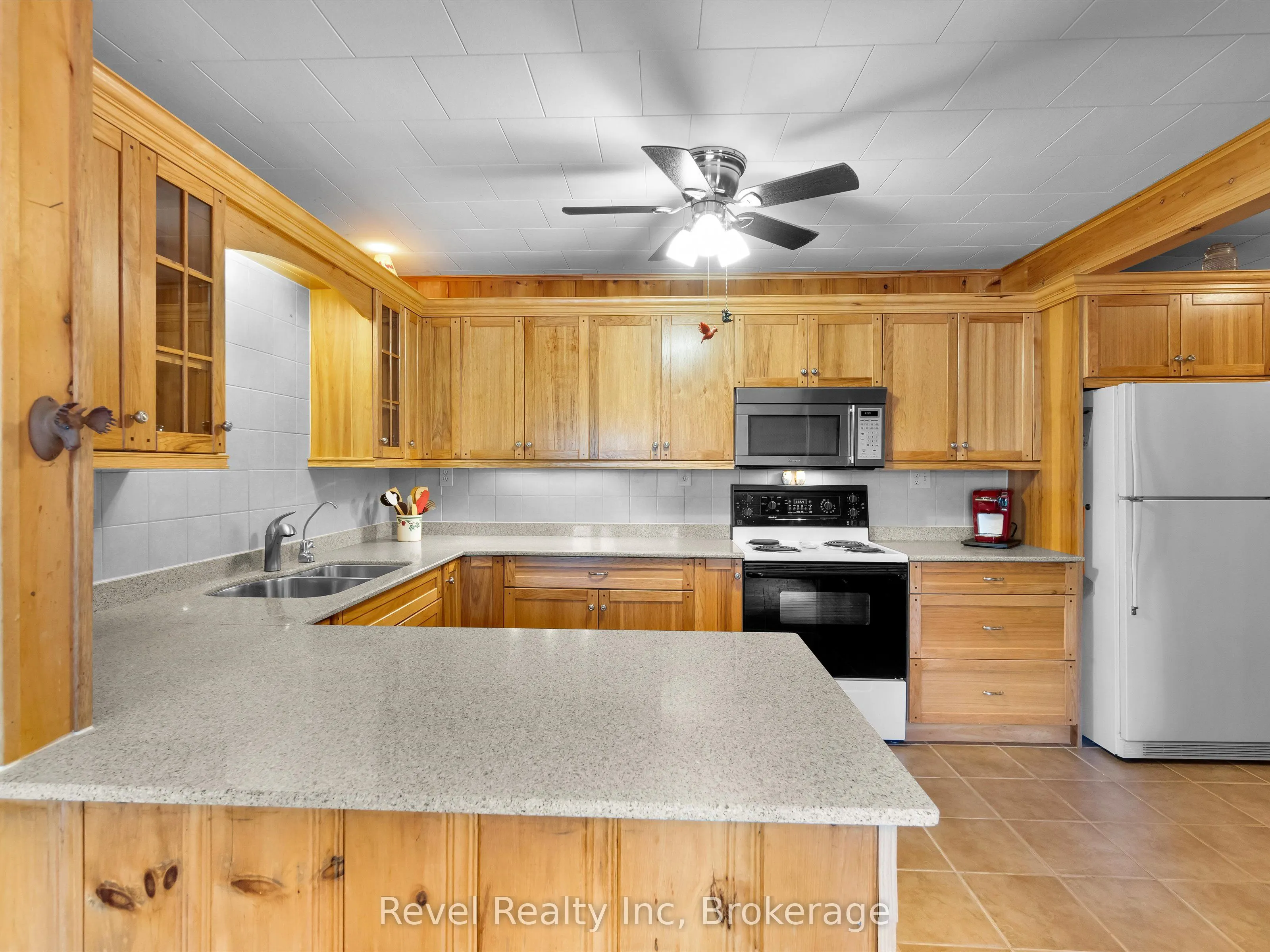 1022 Bird Lake Crescent