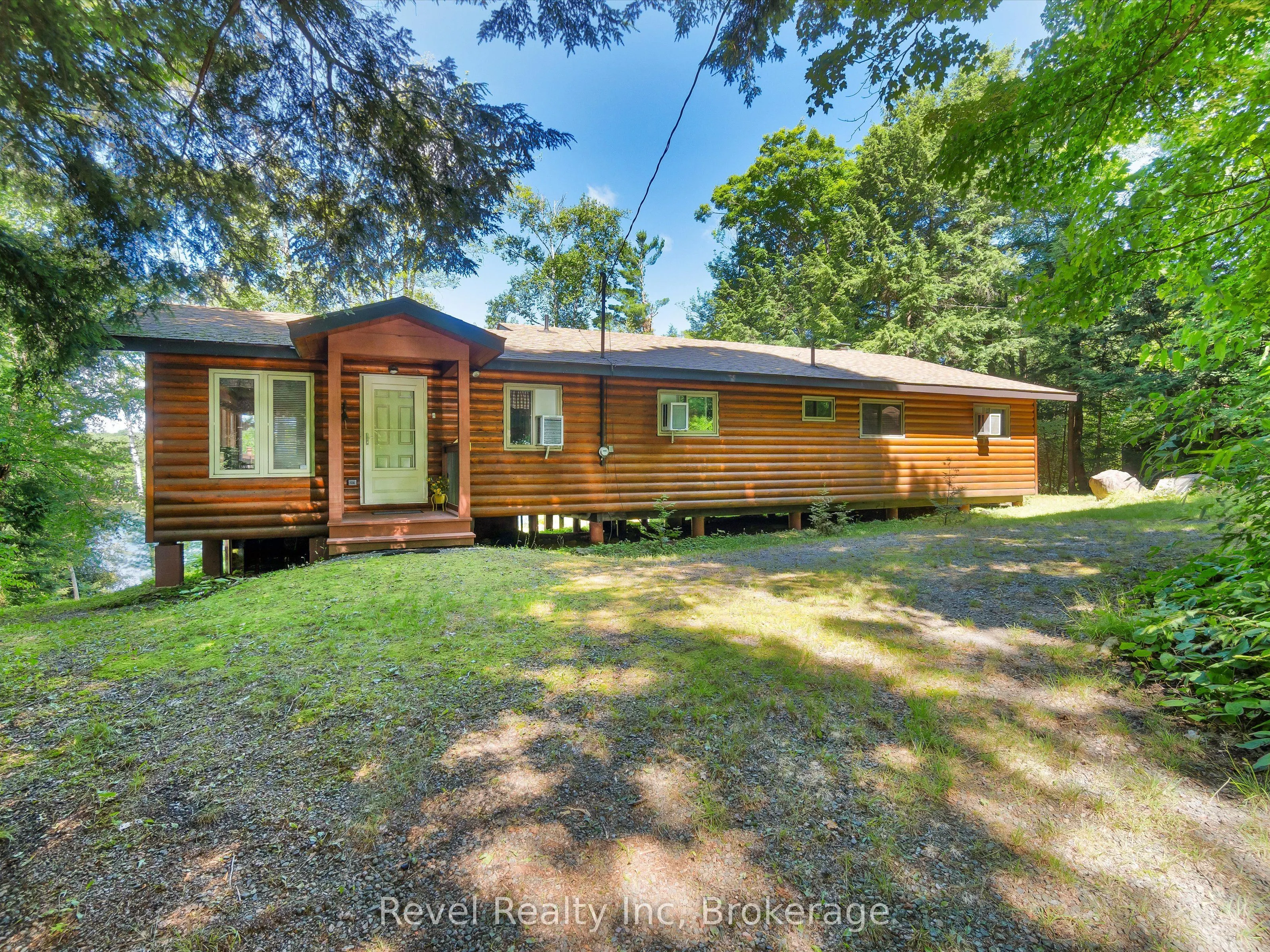 1022 Bird Lake Crescent