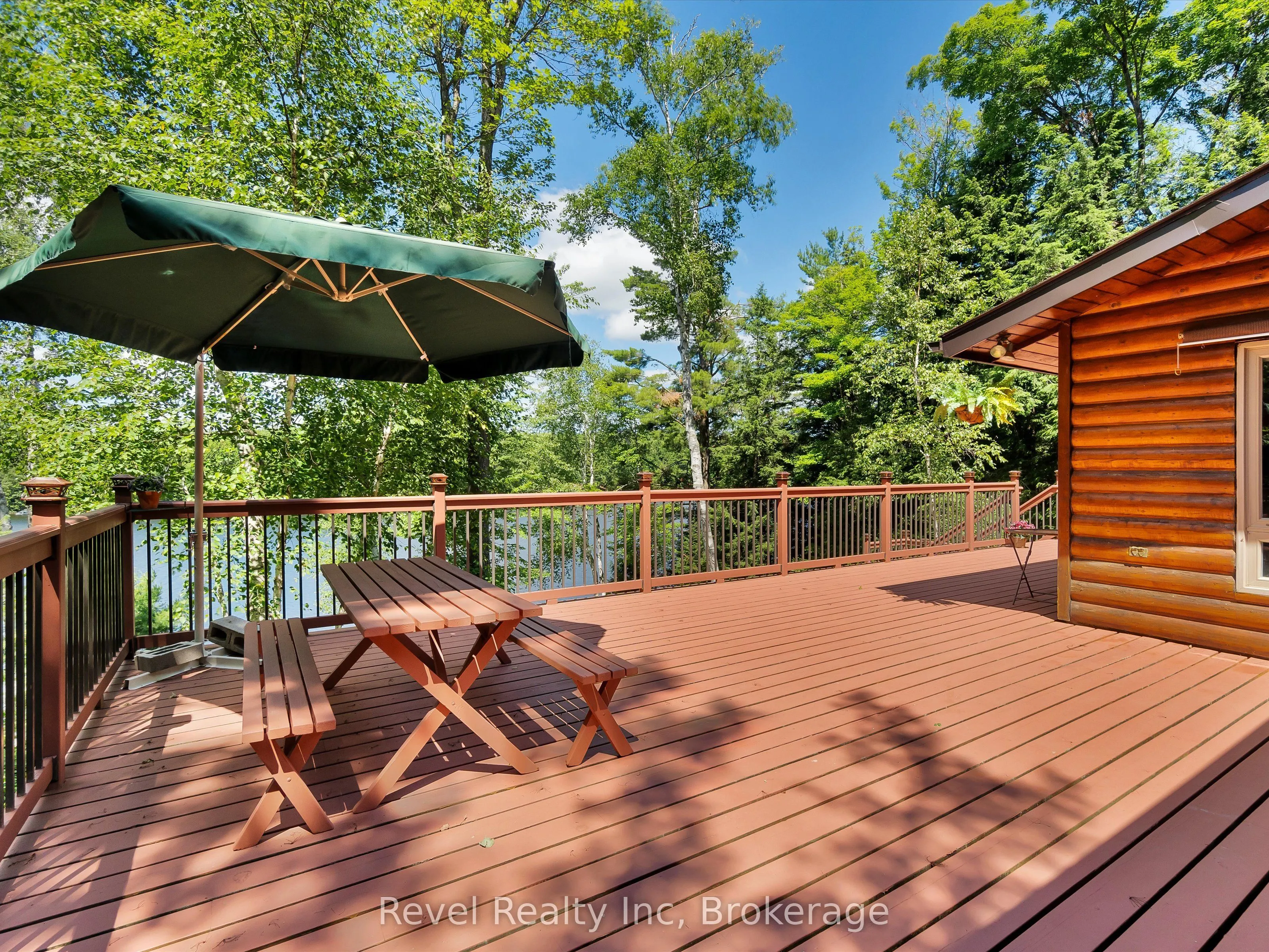 1022 Bird Lake Crescent