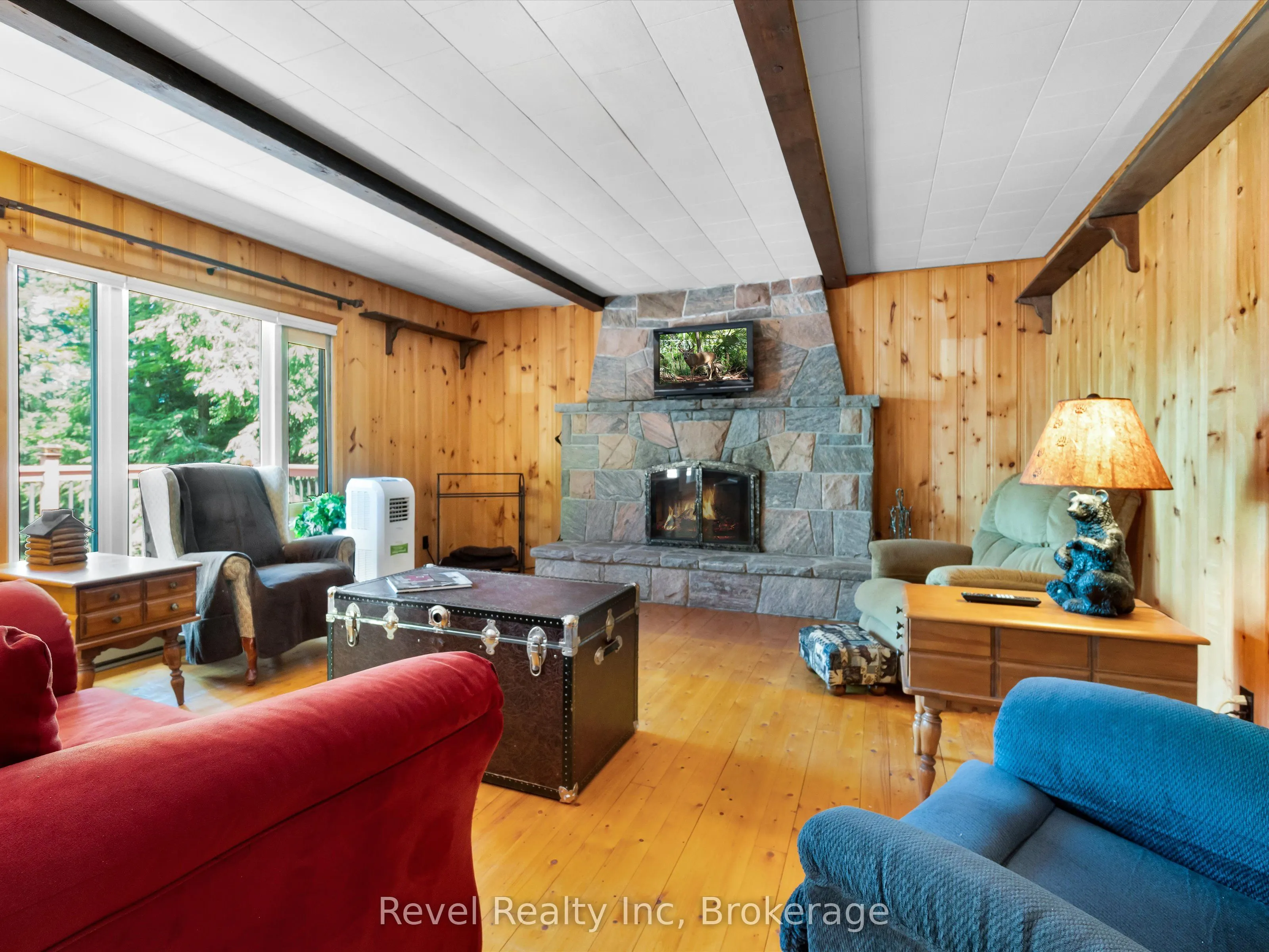 1022 Bird Lake Crescent