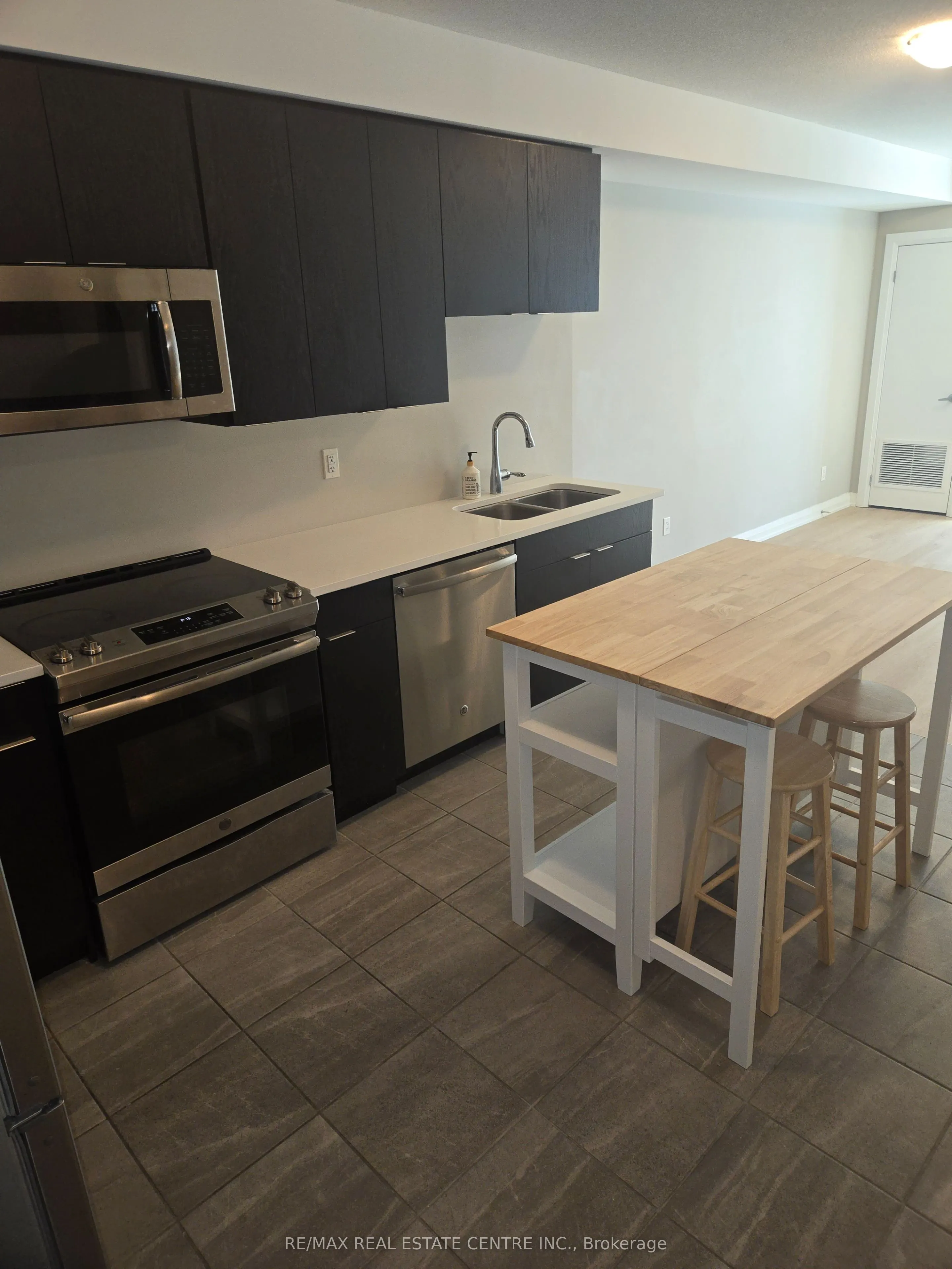 63 Arthur Street, #304