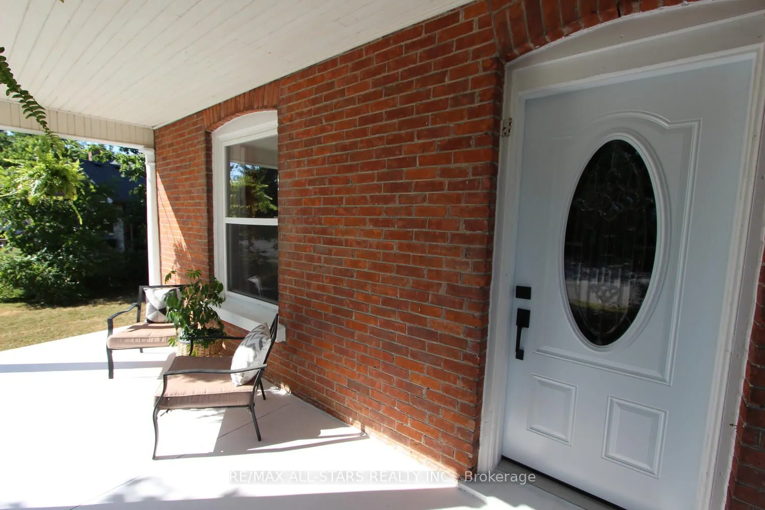 21 Francis Street E