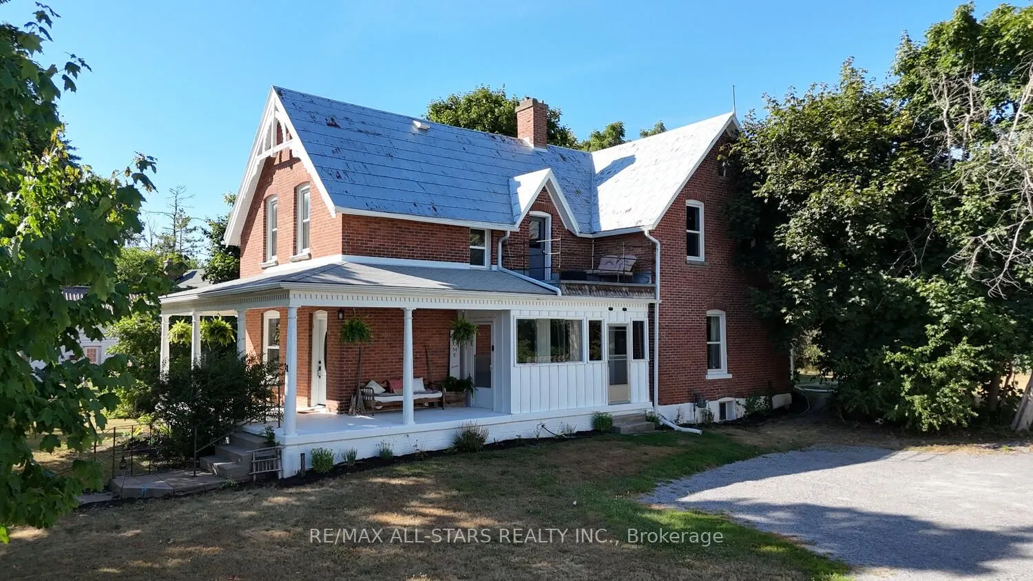 21 Francis Street E