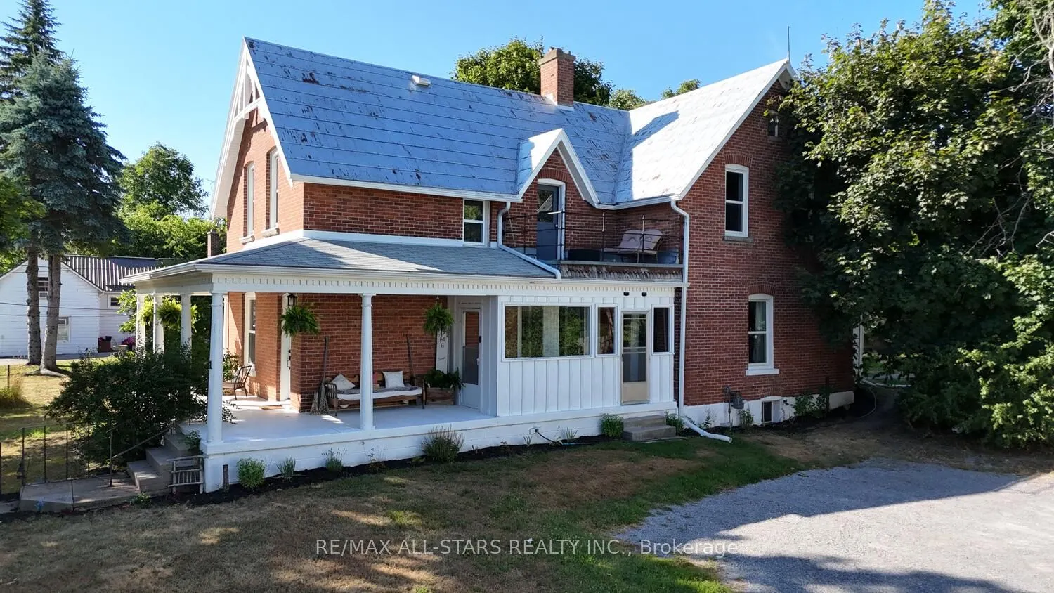 21 Francis Street E