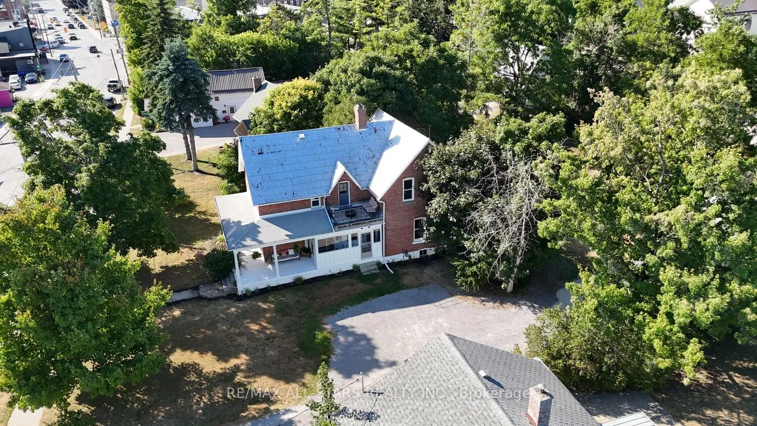 21 Francis Street E
