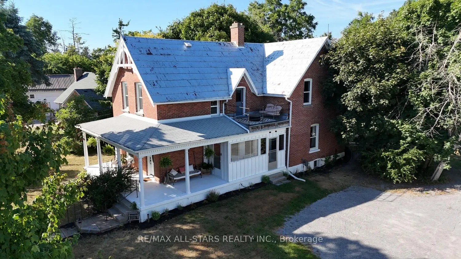 21 Francis Street E