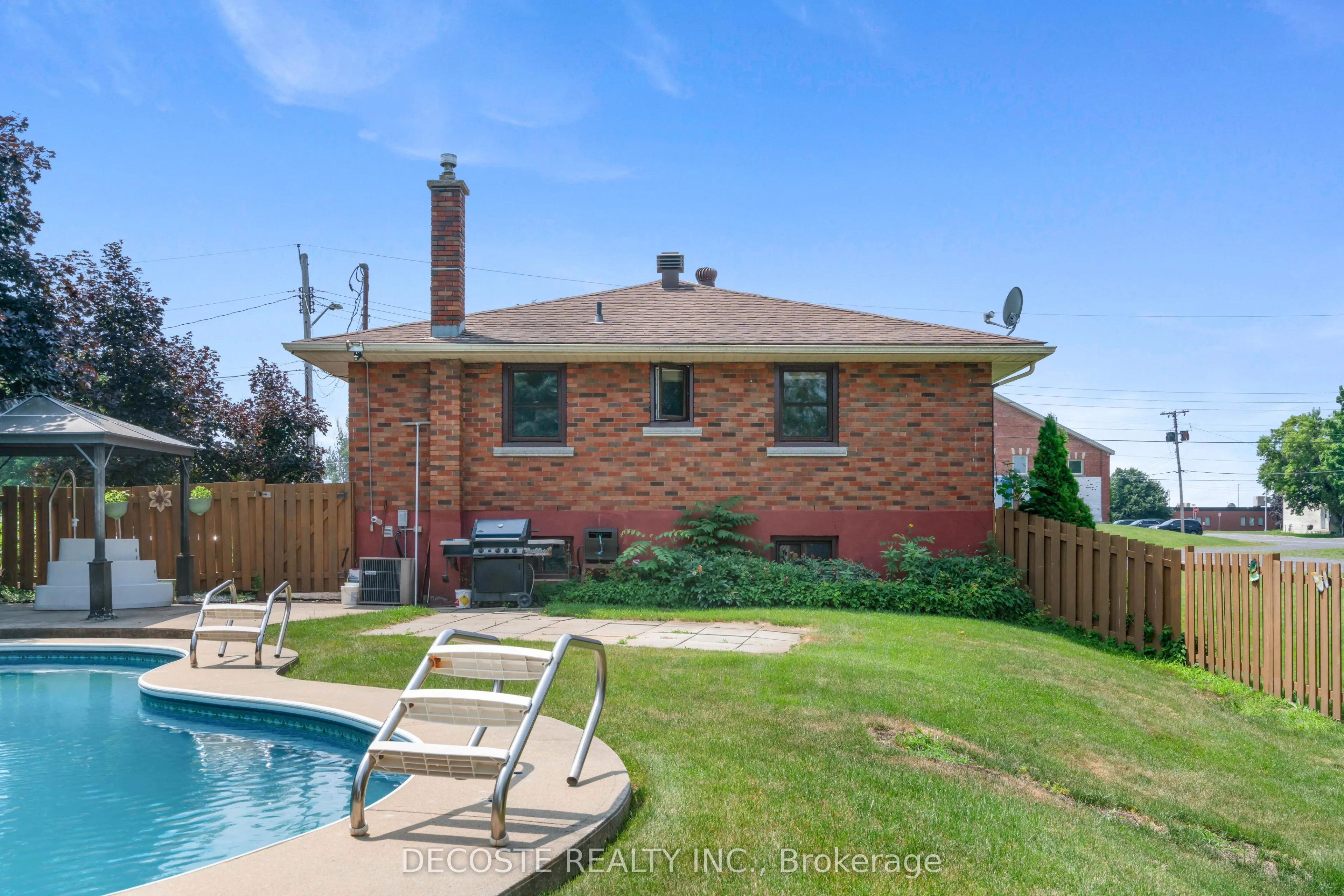 205 Dominion Street N
