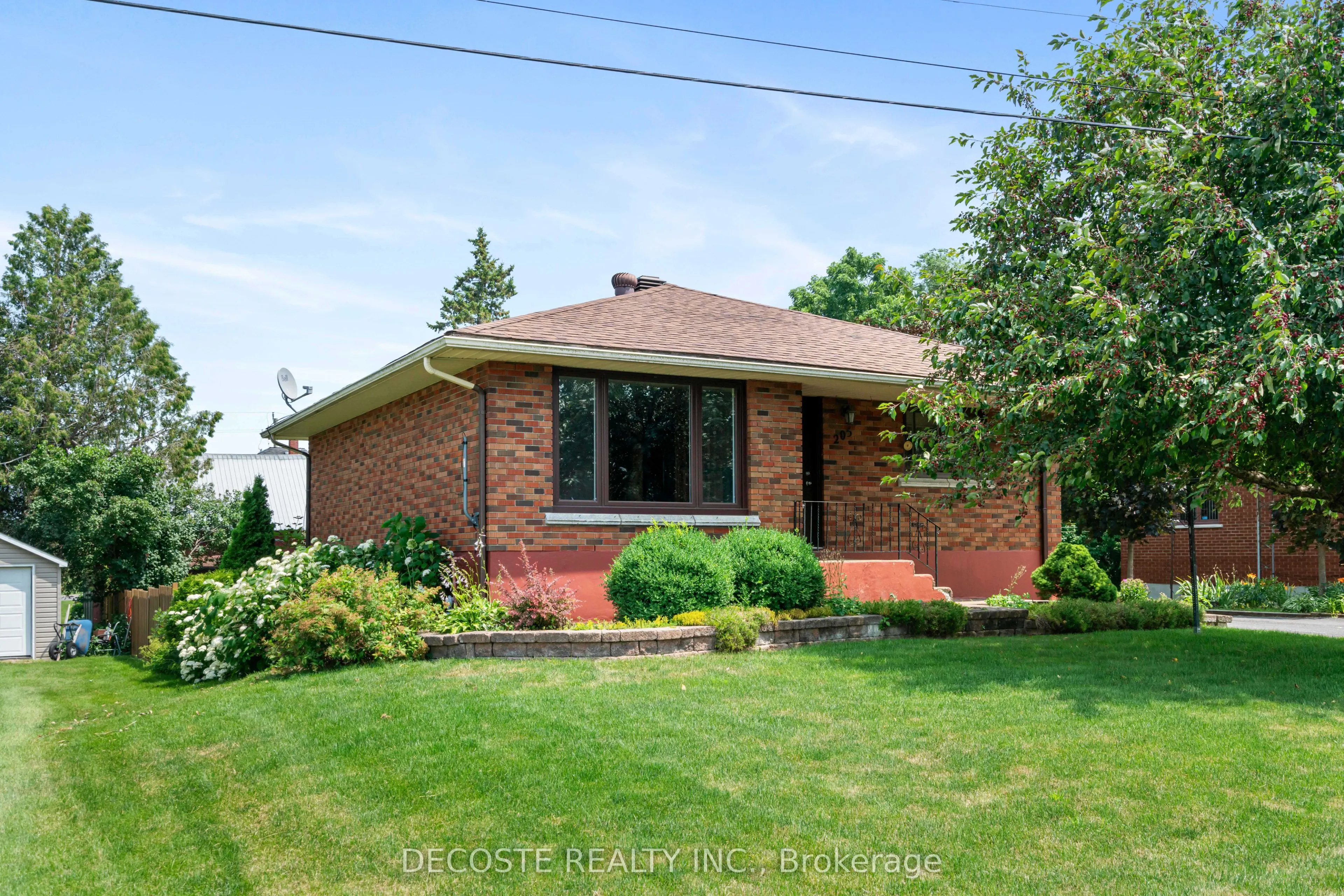 205 Dominion Street N