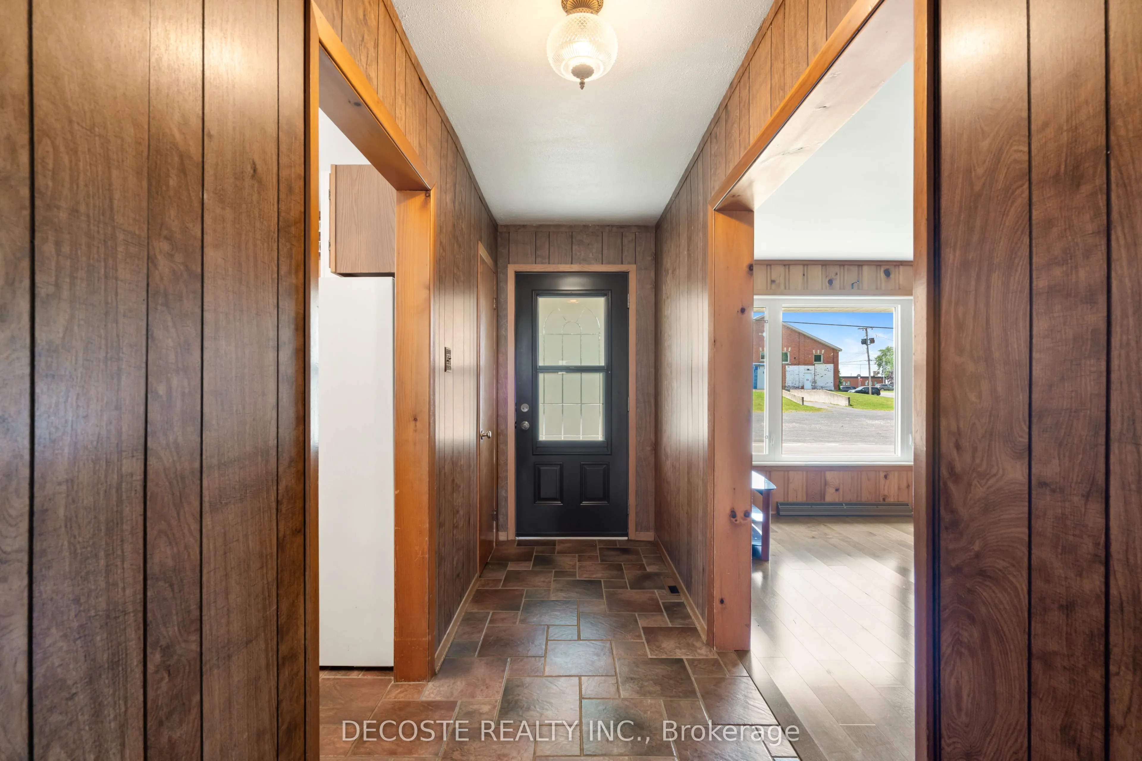205 Dominion Street N