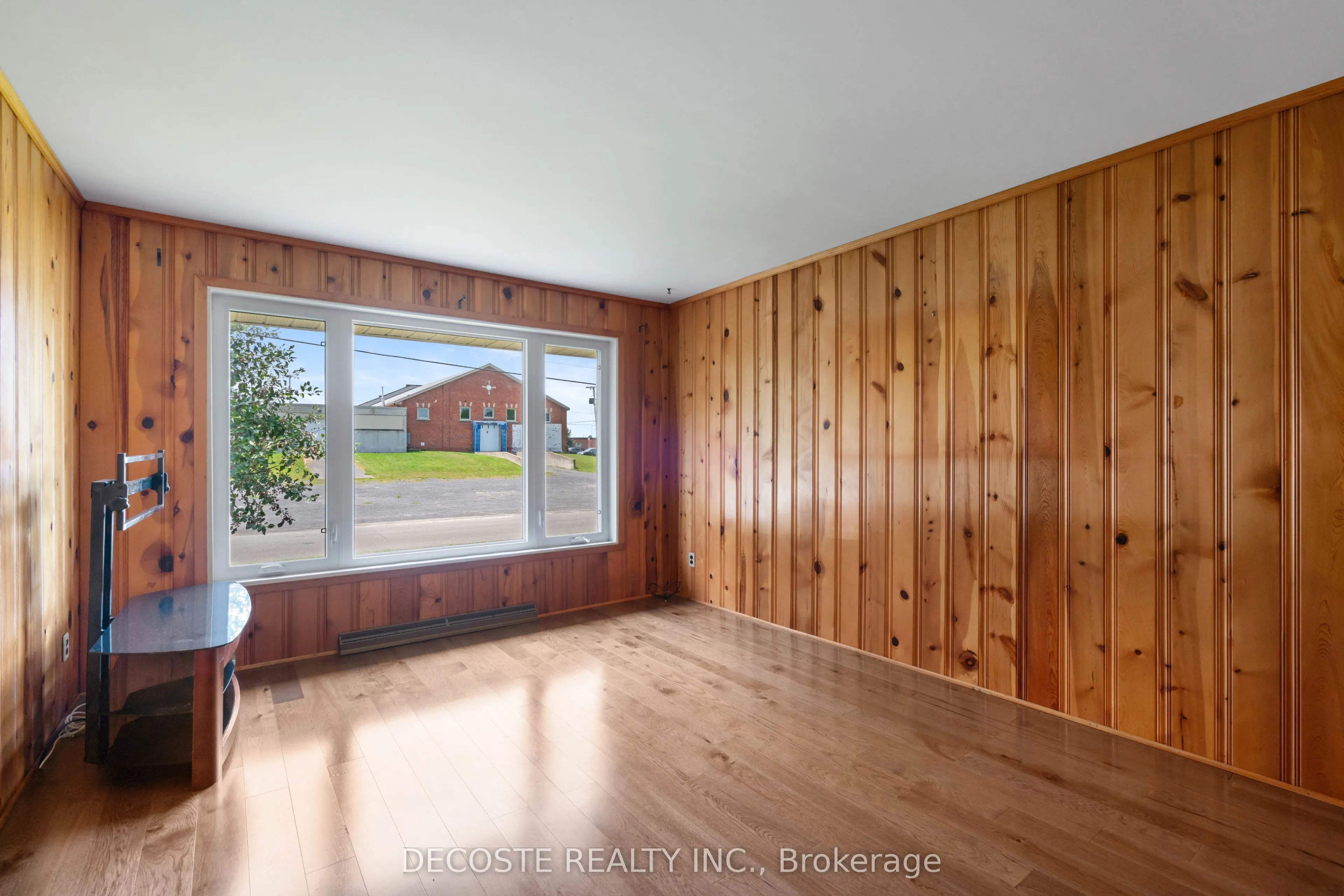 205 Dominion Street N