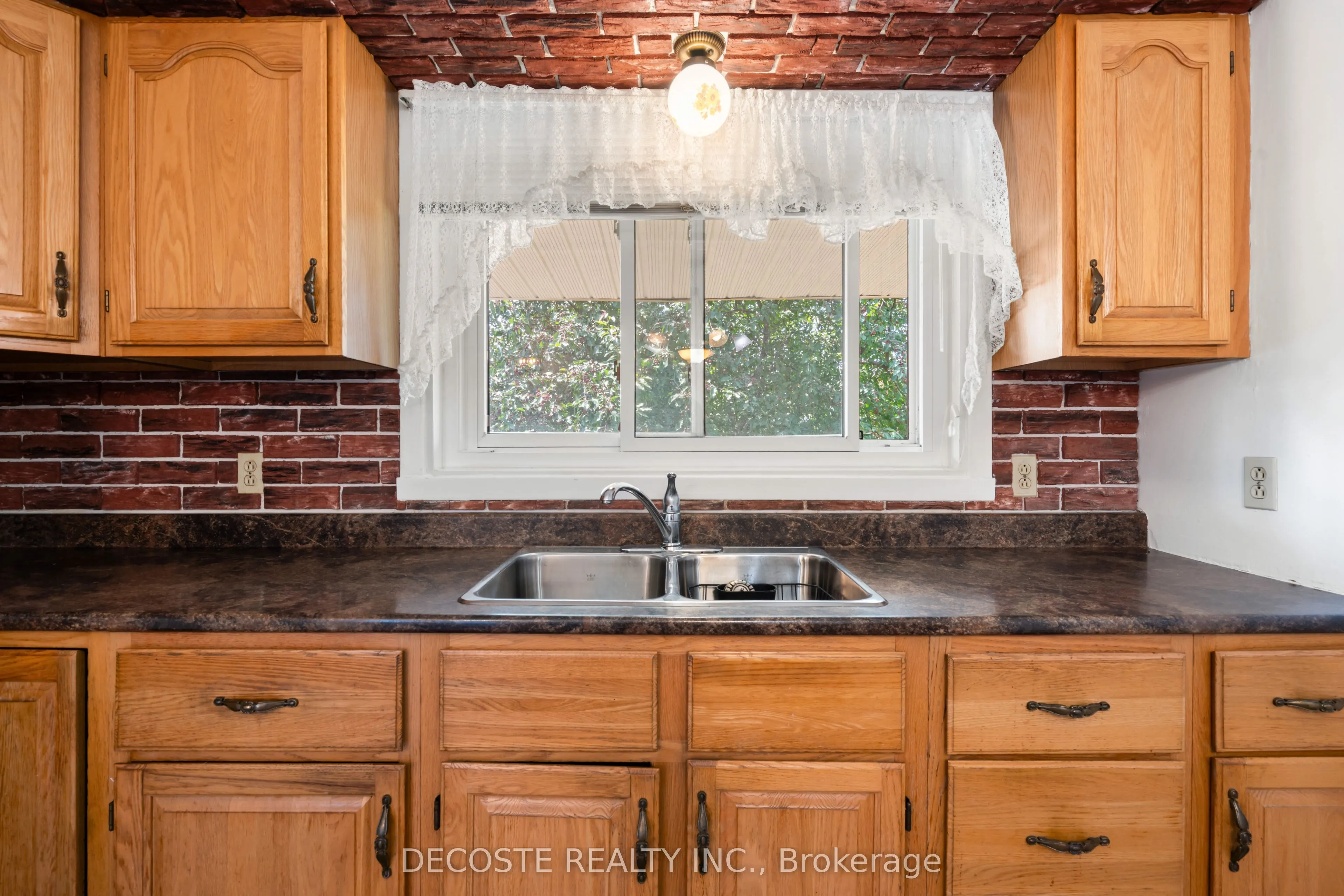 205 Dominion Street N