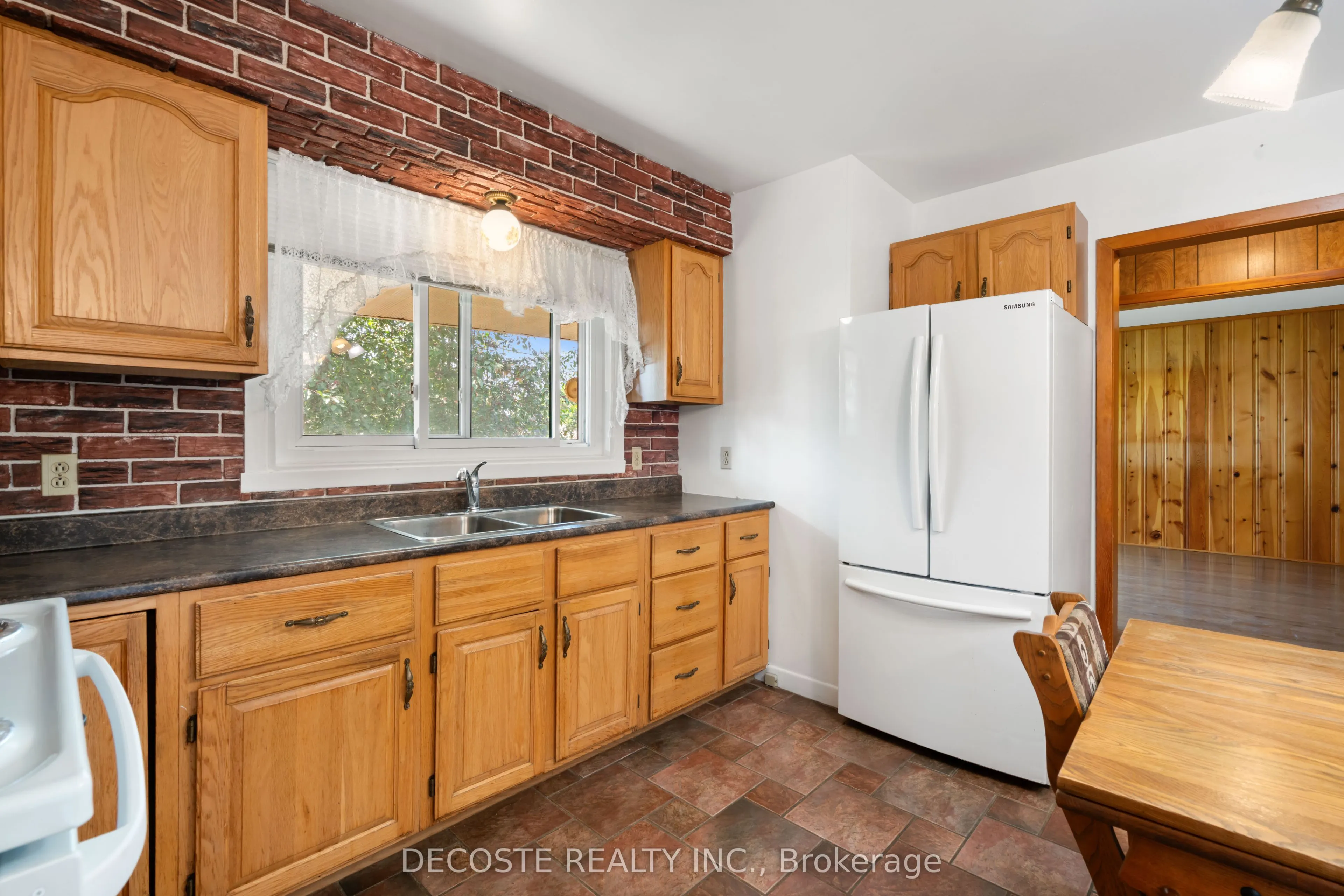 205 Dominion Street N