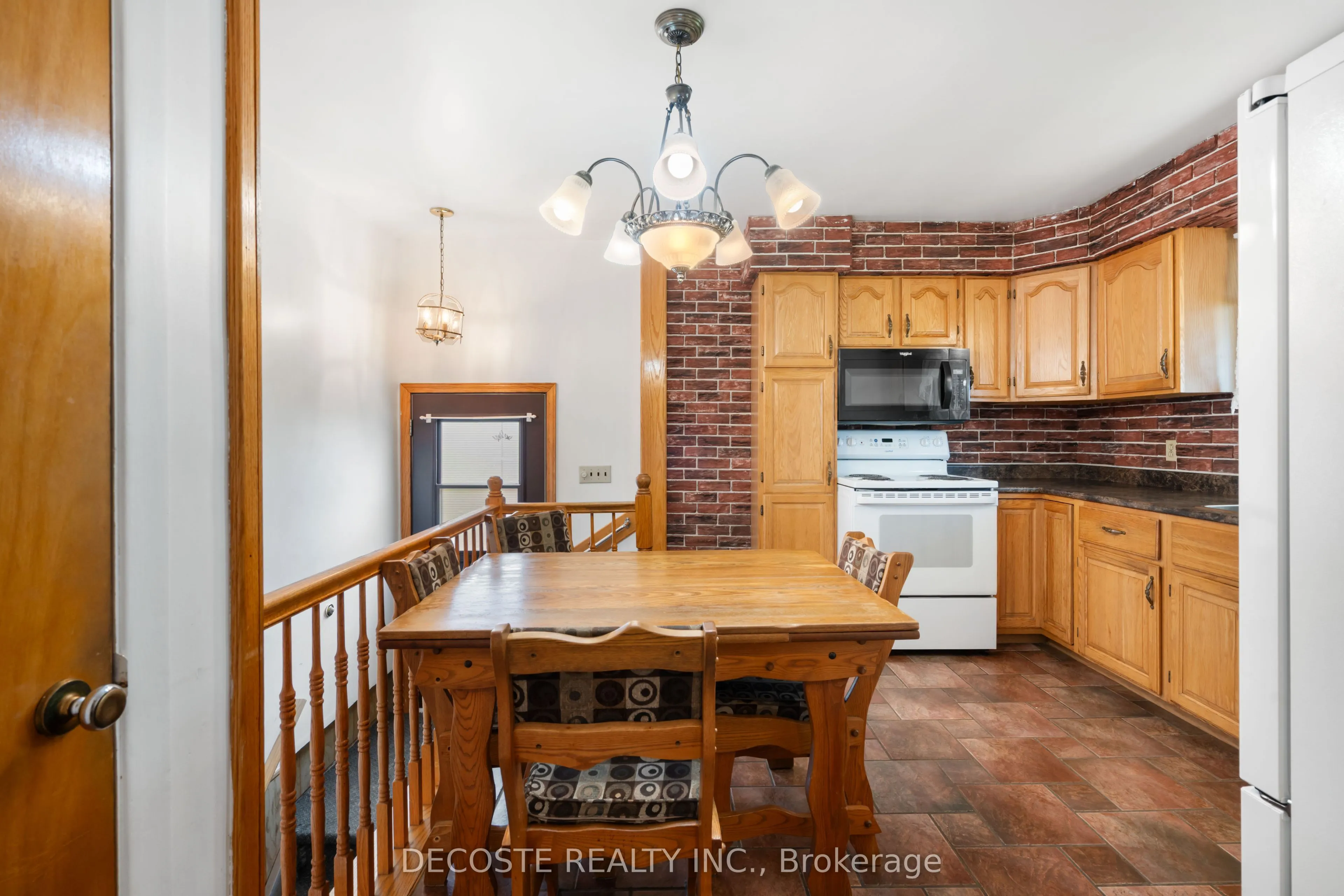 205 Dominion Street N