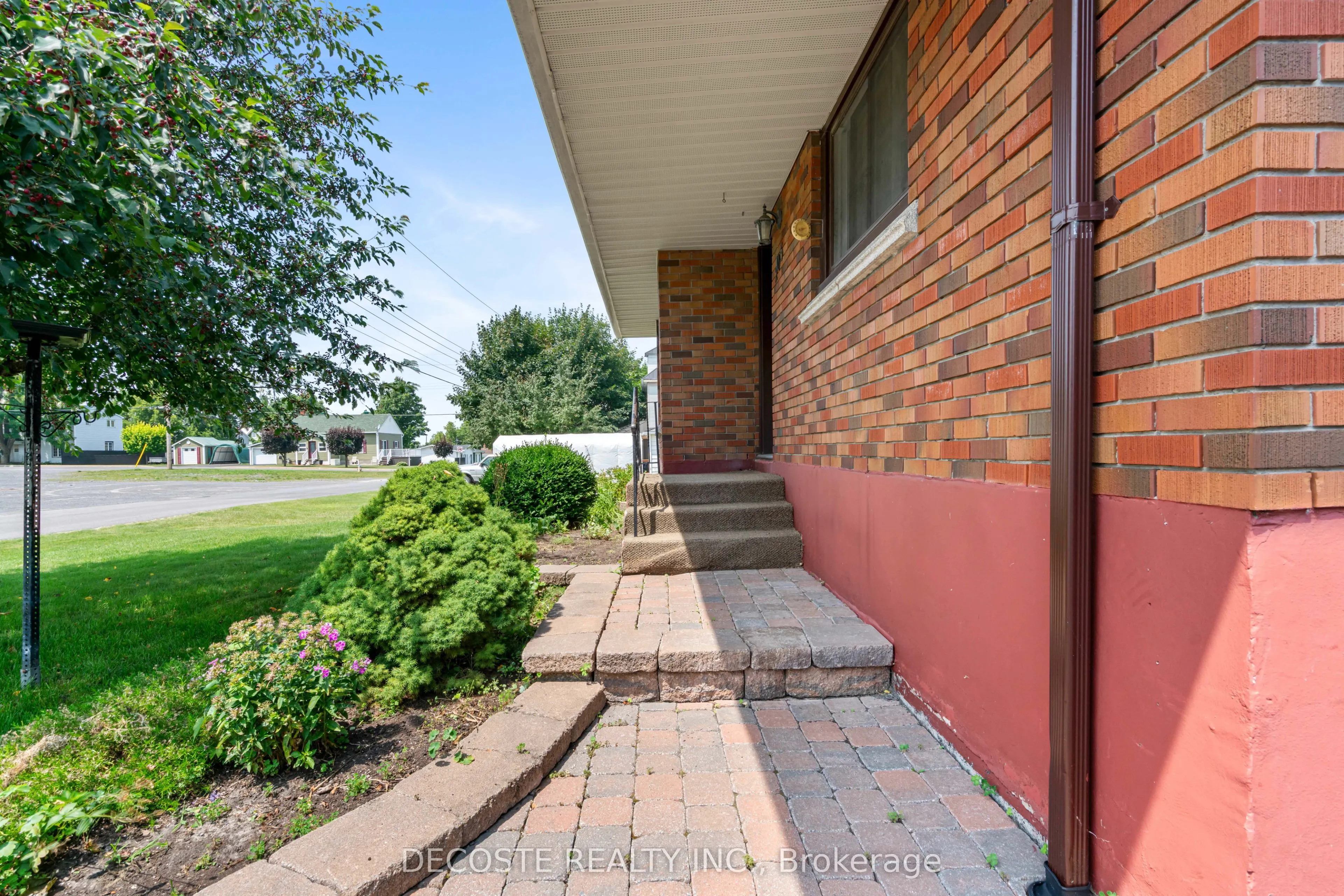 205 Dominion Street N
