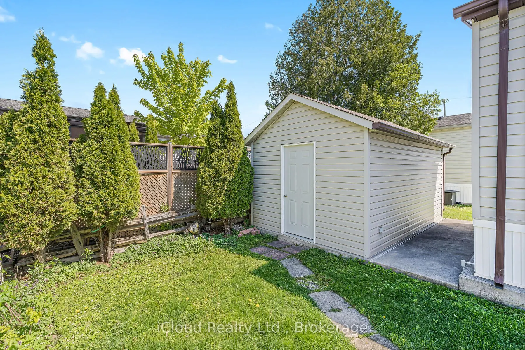2 Trillium Beach Drive