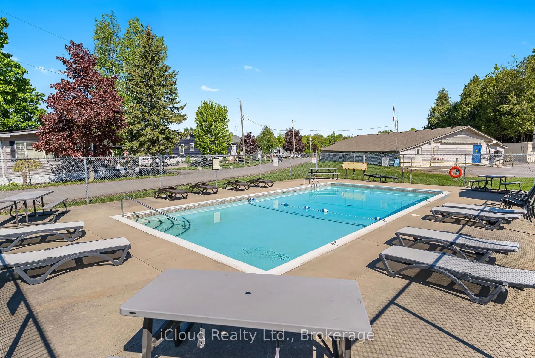 2 Trillium Beach Drive