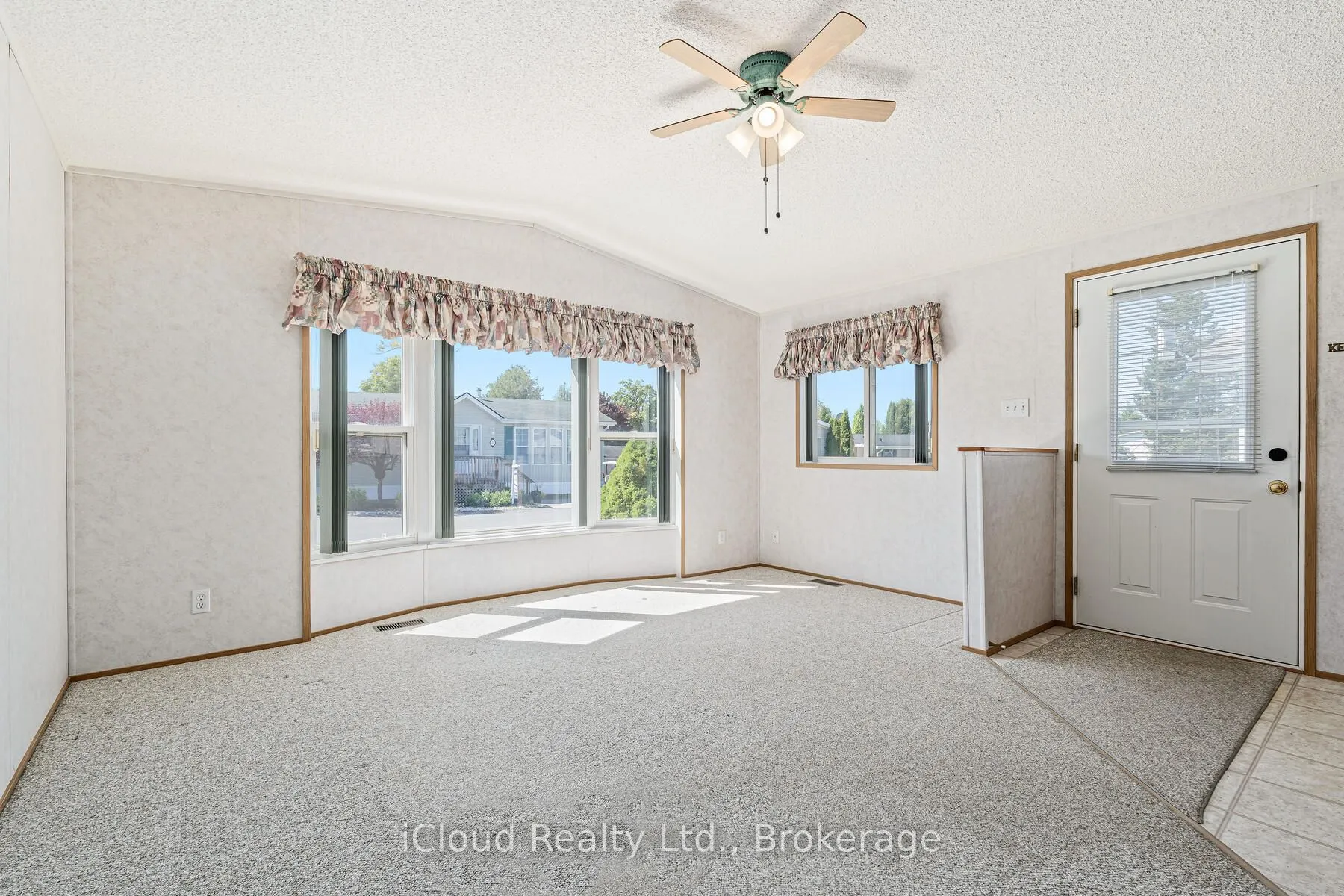 2 Trillium Beach Drive
