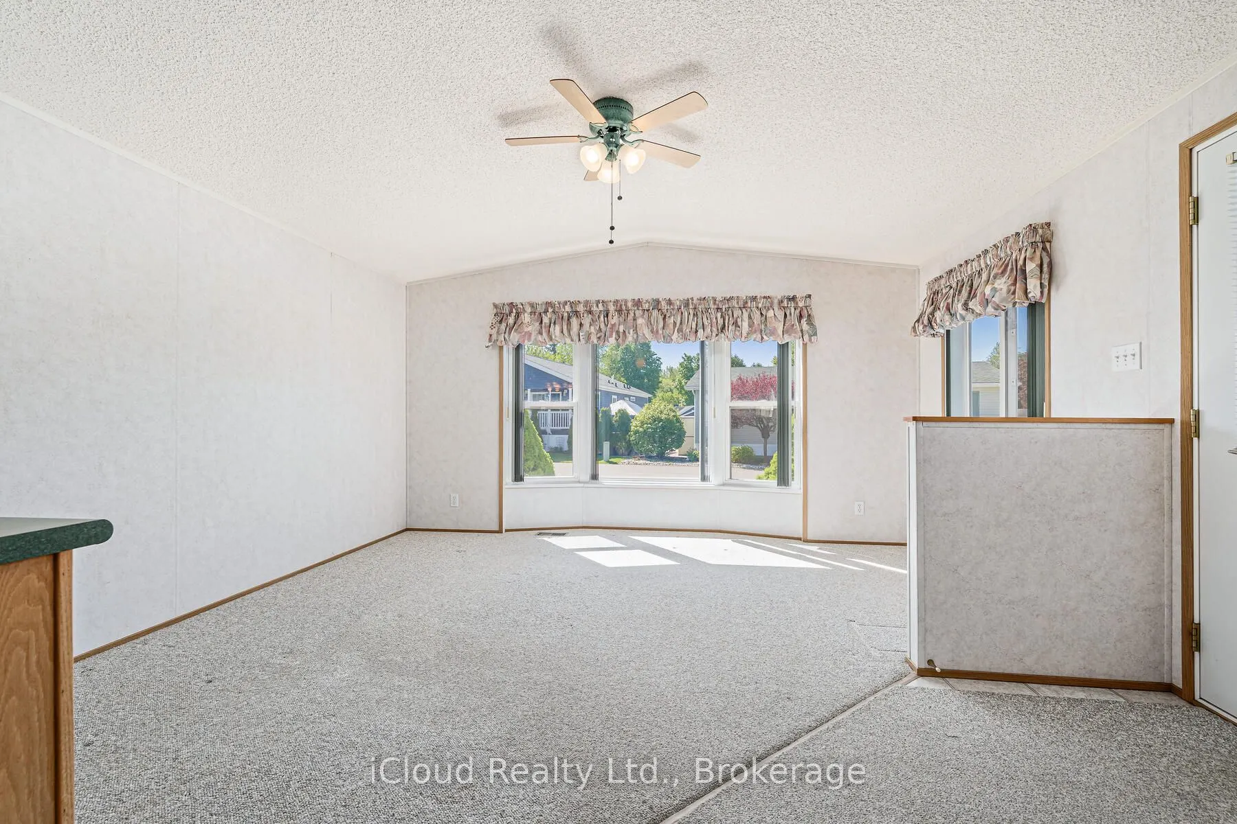 2 Trillium Beach Drive