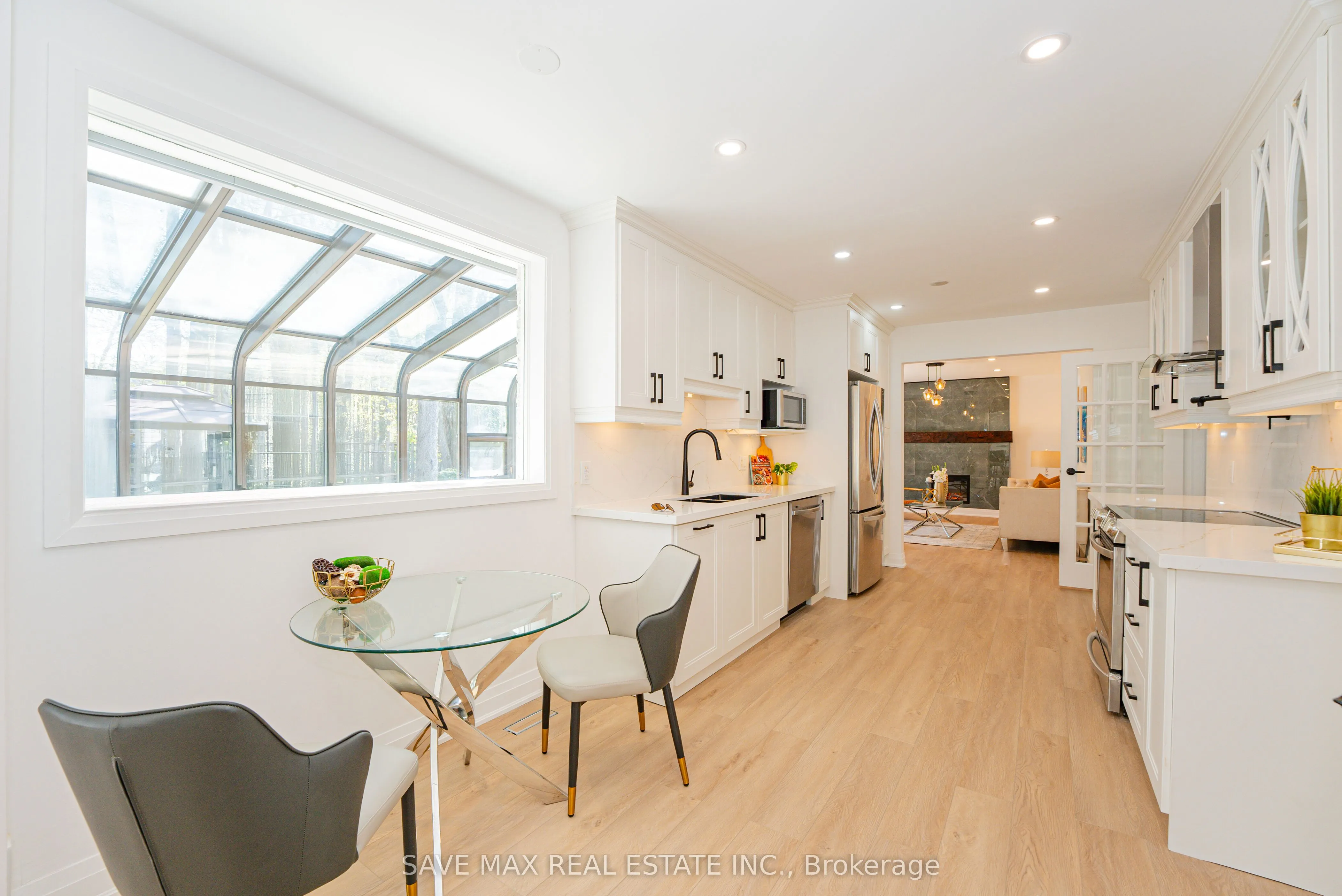 281 PARKMOUNT Drive