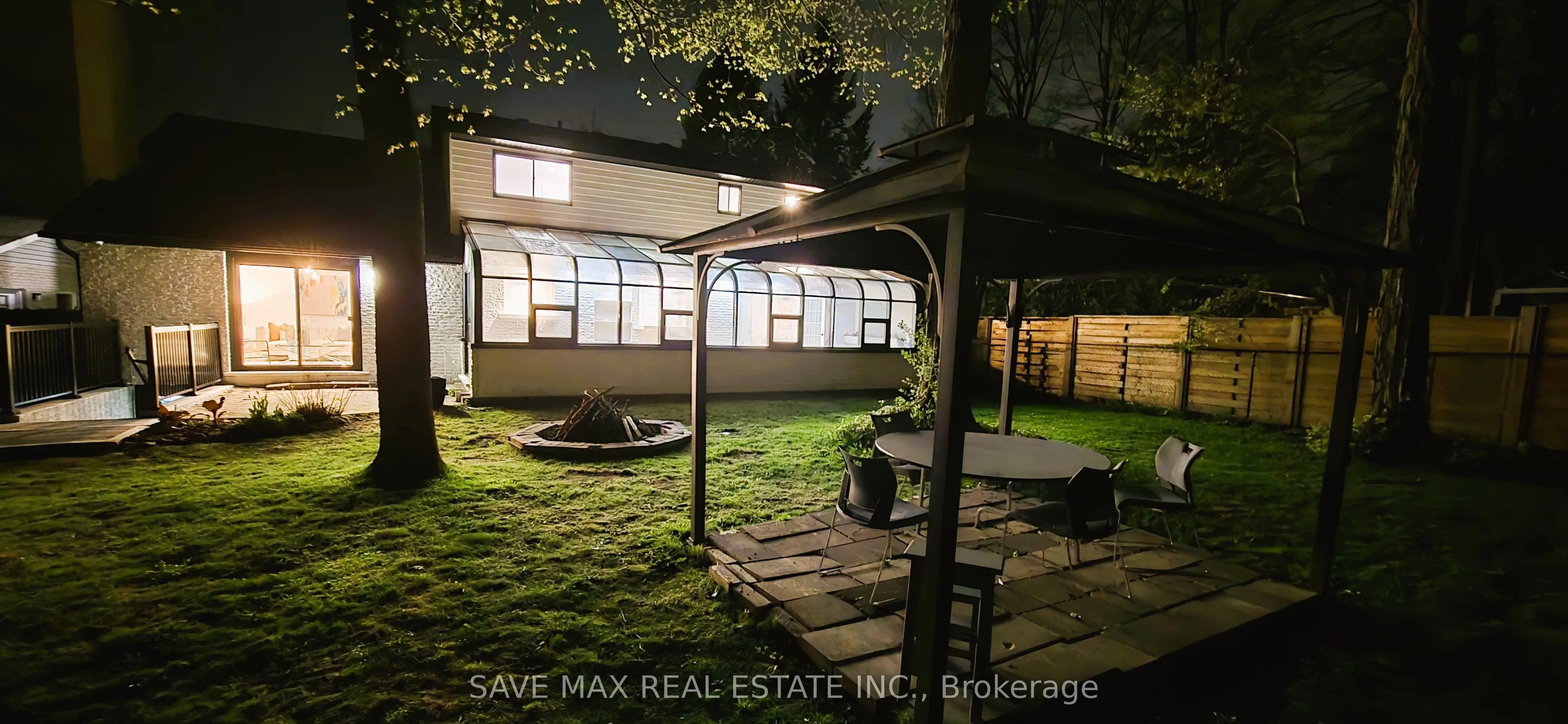 281 PARKMOUNT Drive