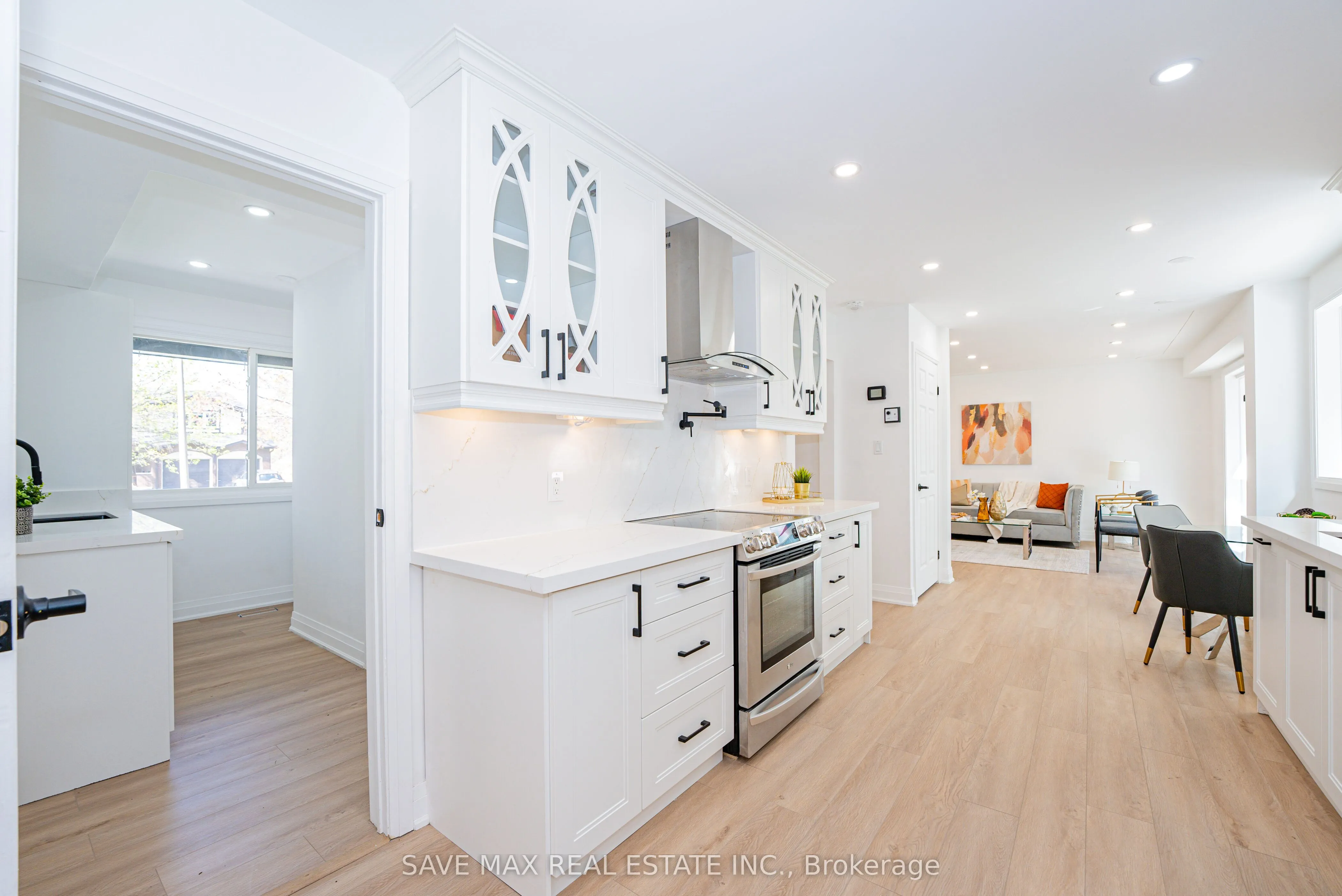 281 PARKMOUNT Drive