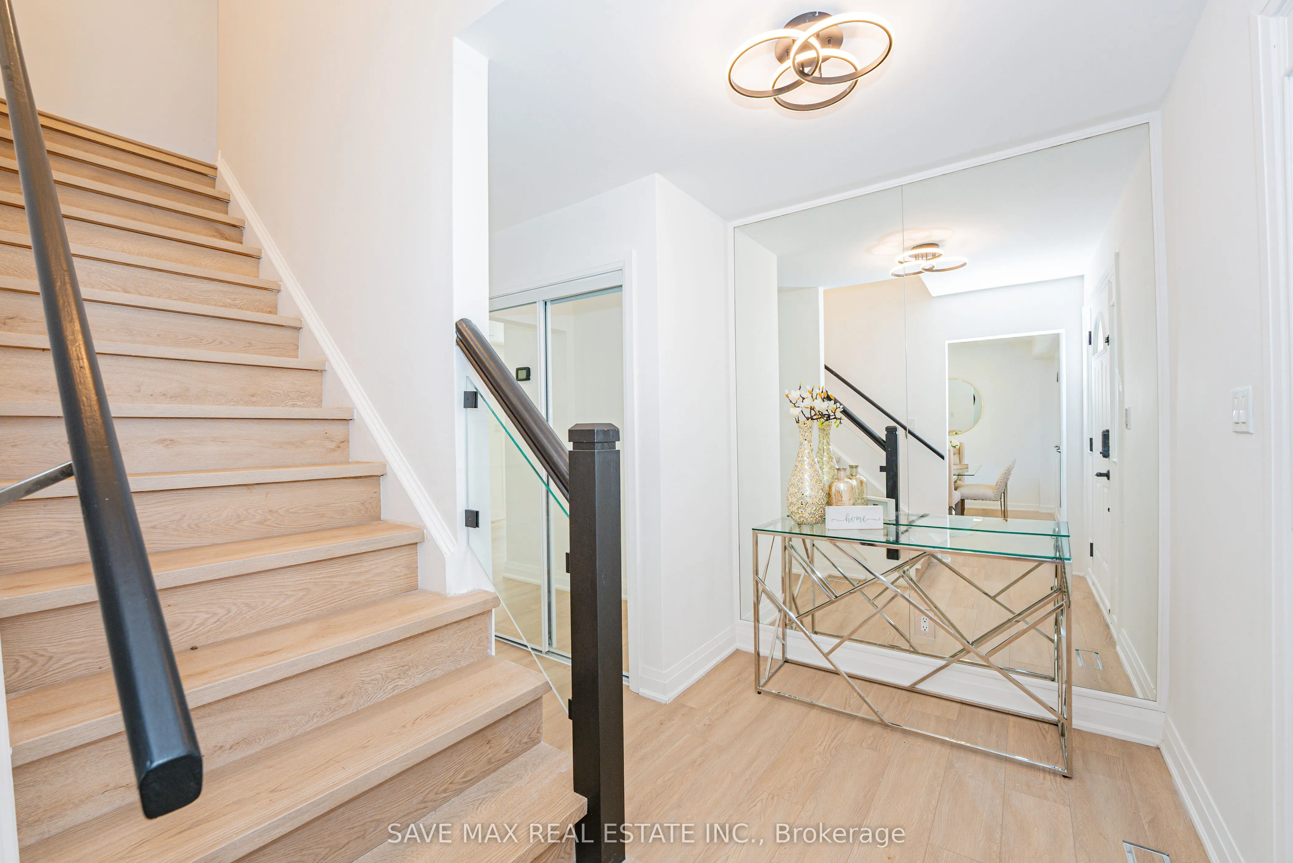281 PARKMOUNT Drive