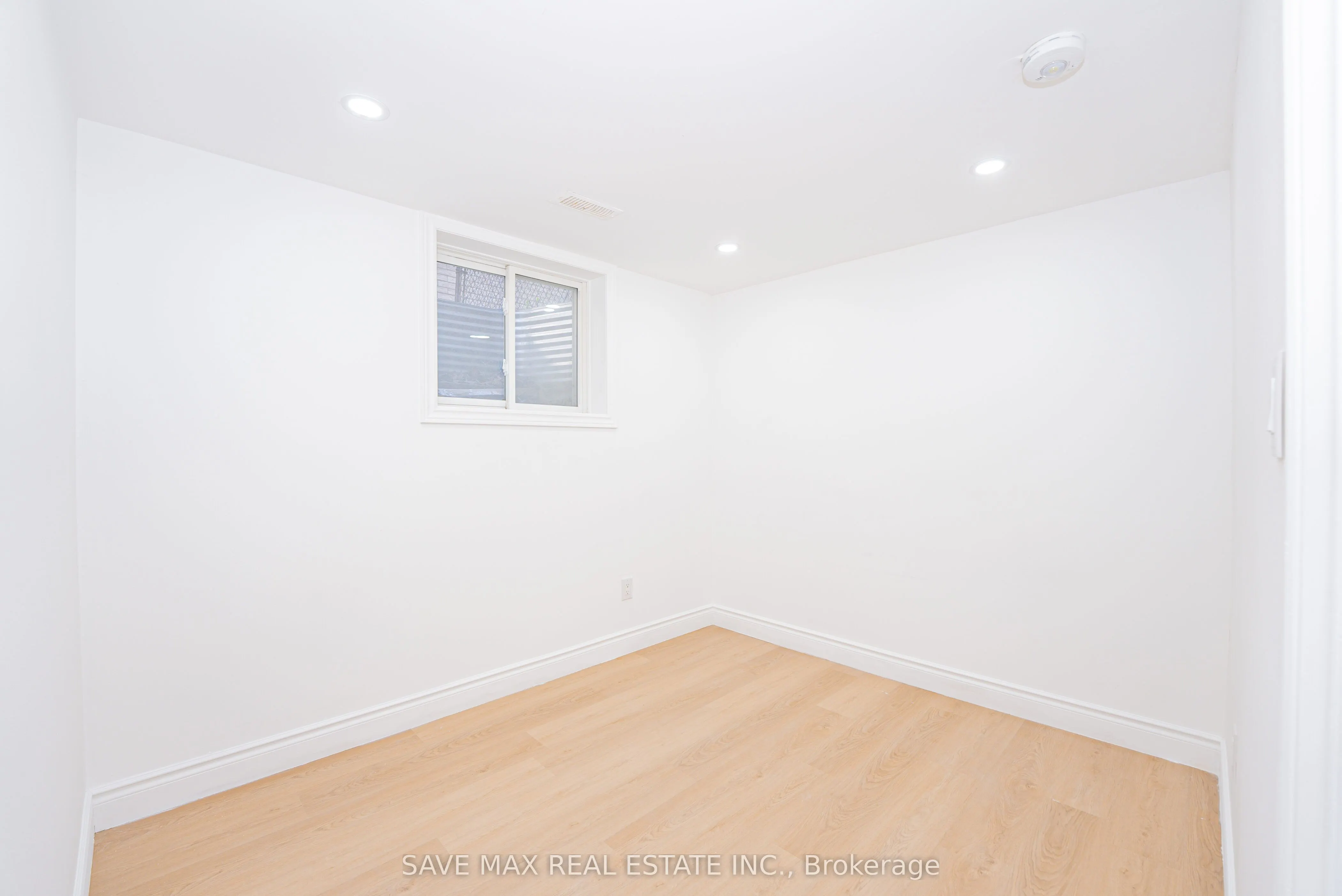 281 PARKMOUNT Drive