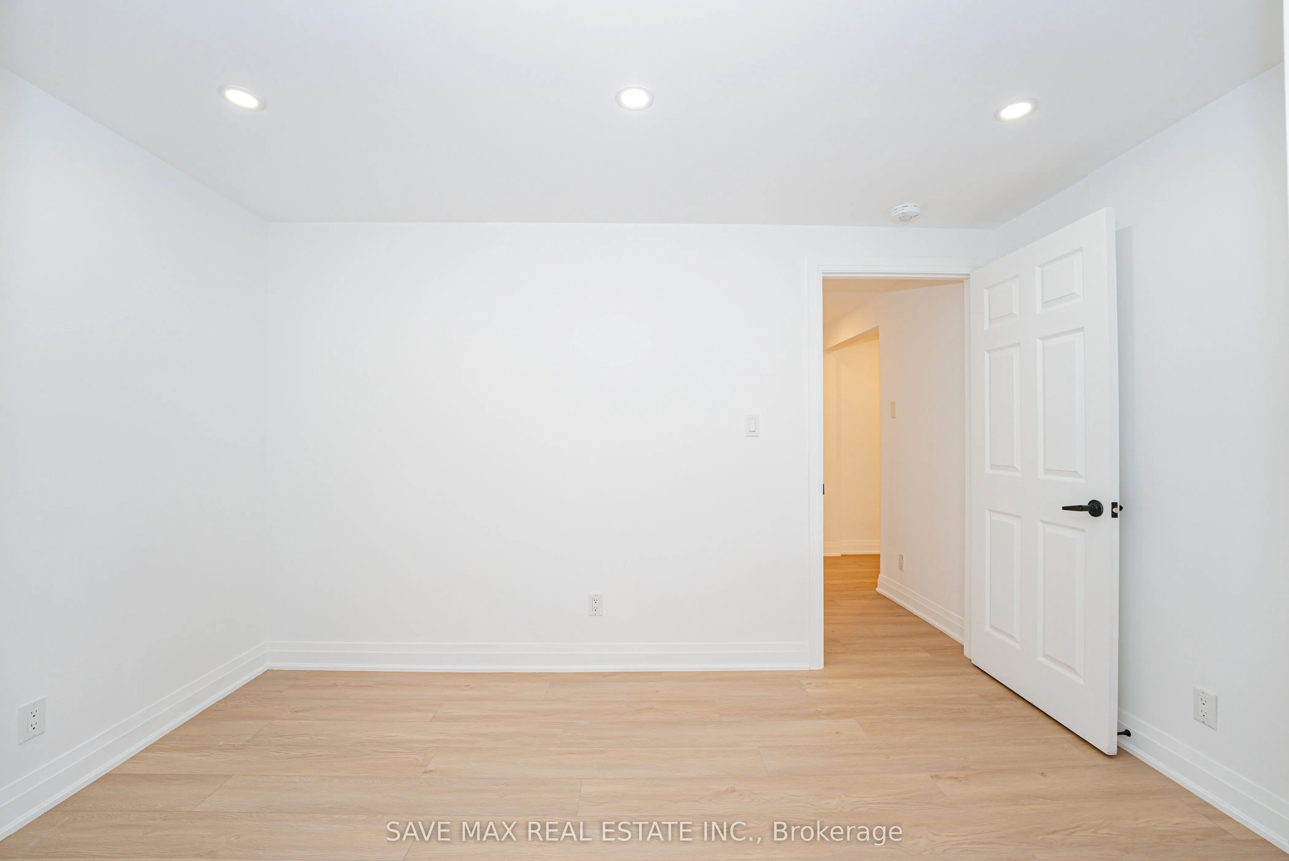 281 PARKMOUNT Drive