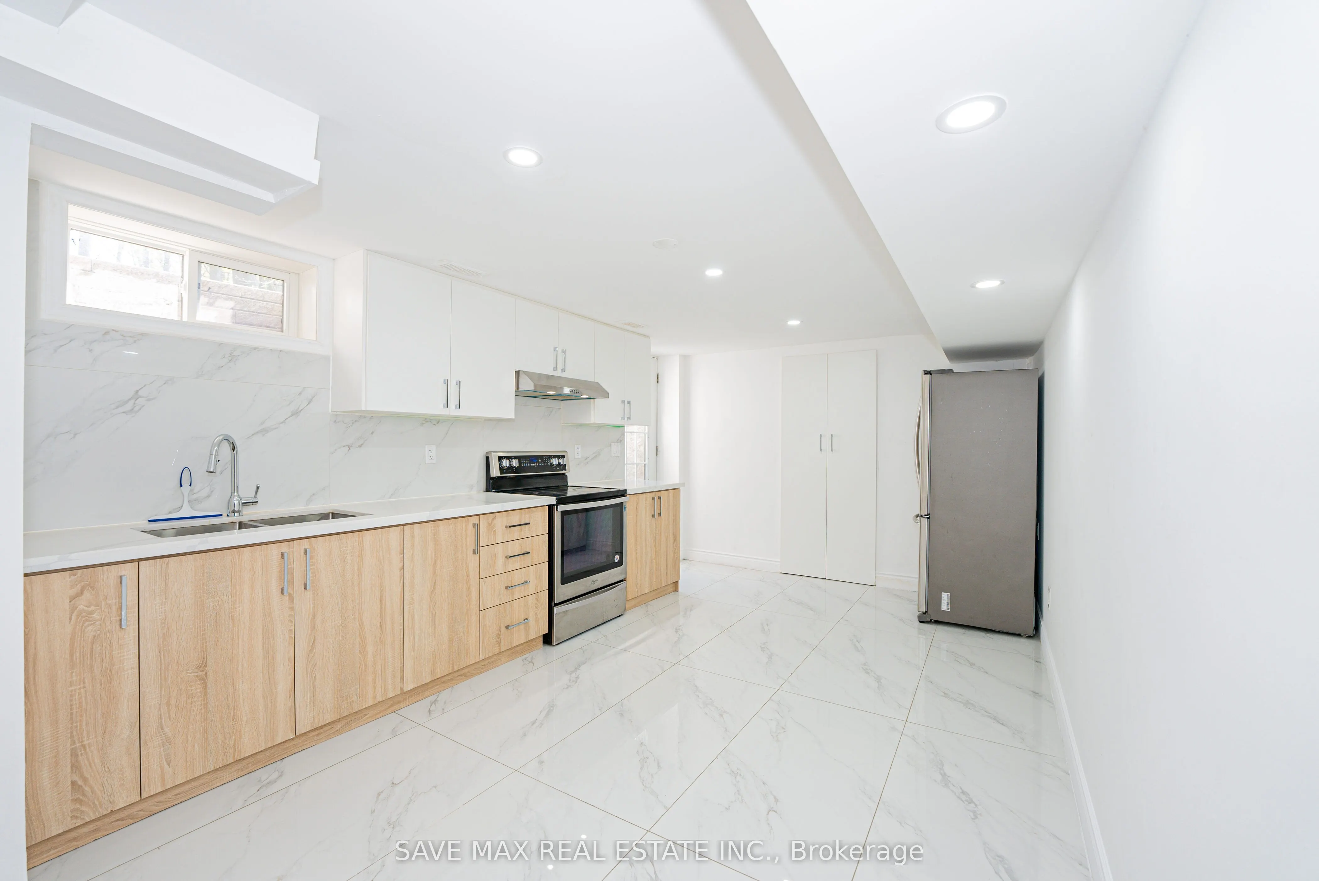 281 PARKMOUNT Drive