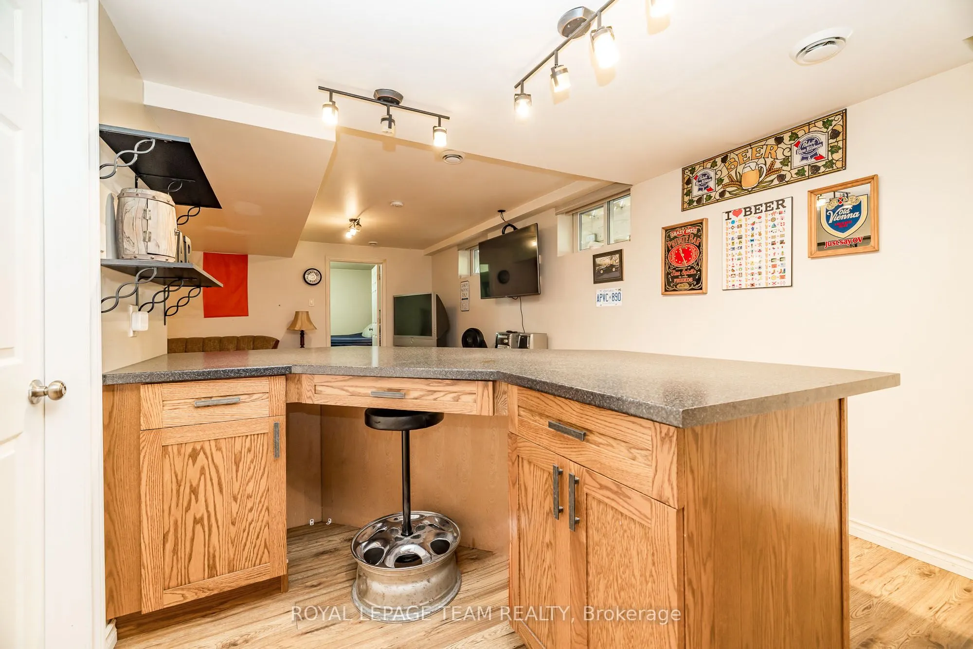 1234 Kinburn Side Road