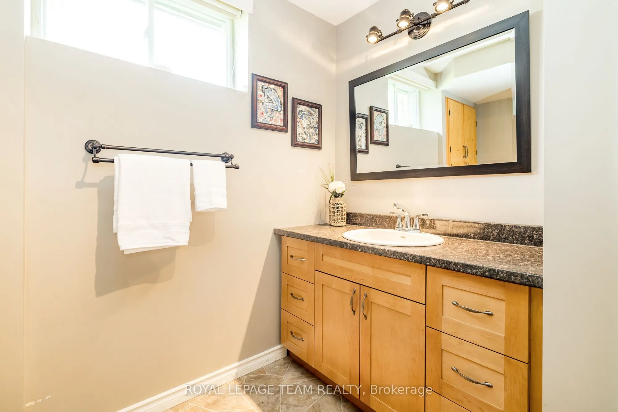 1234 Kinburn Side Road