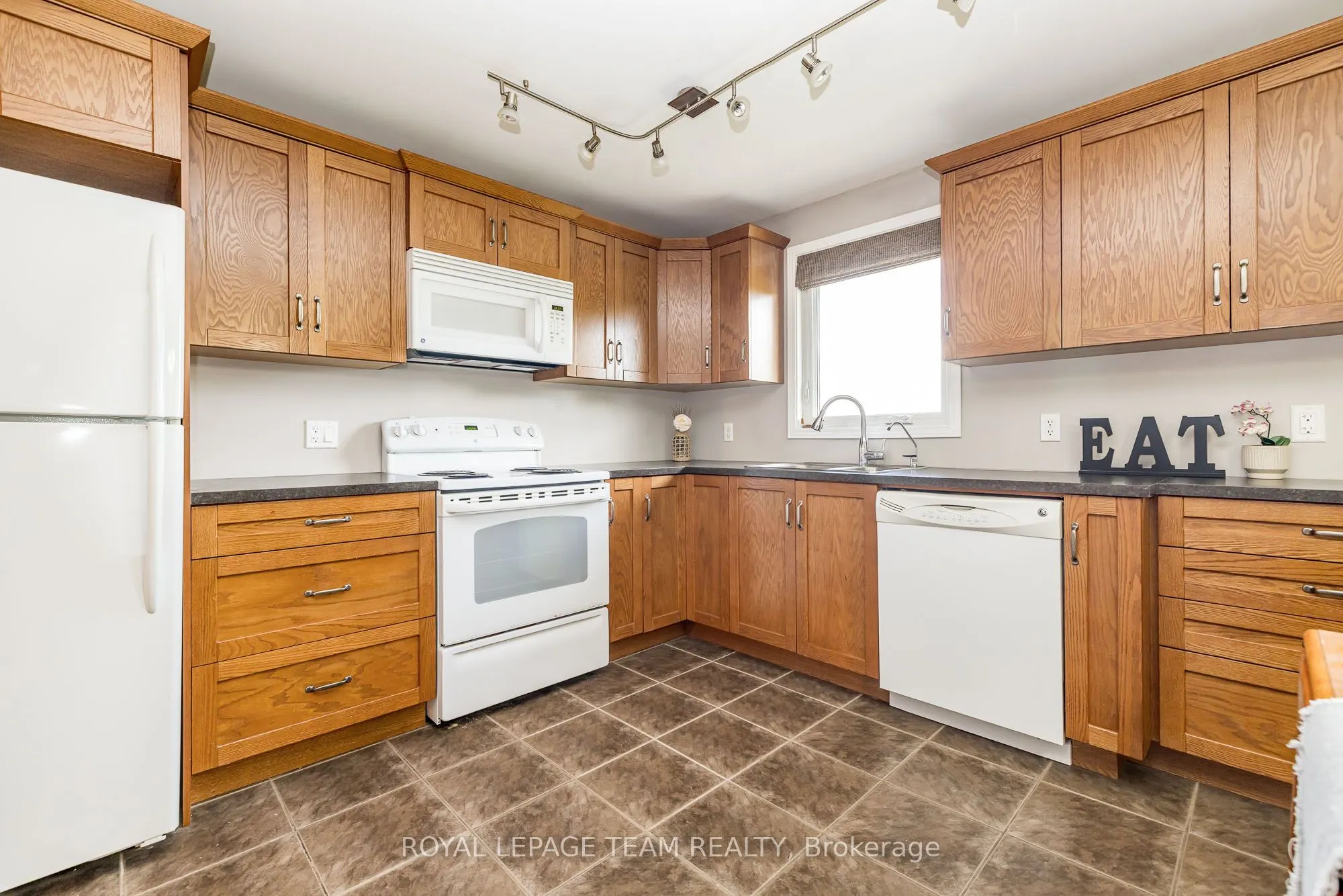 1234 Kinburn Side Road