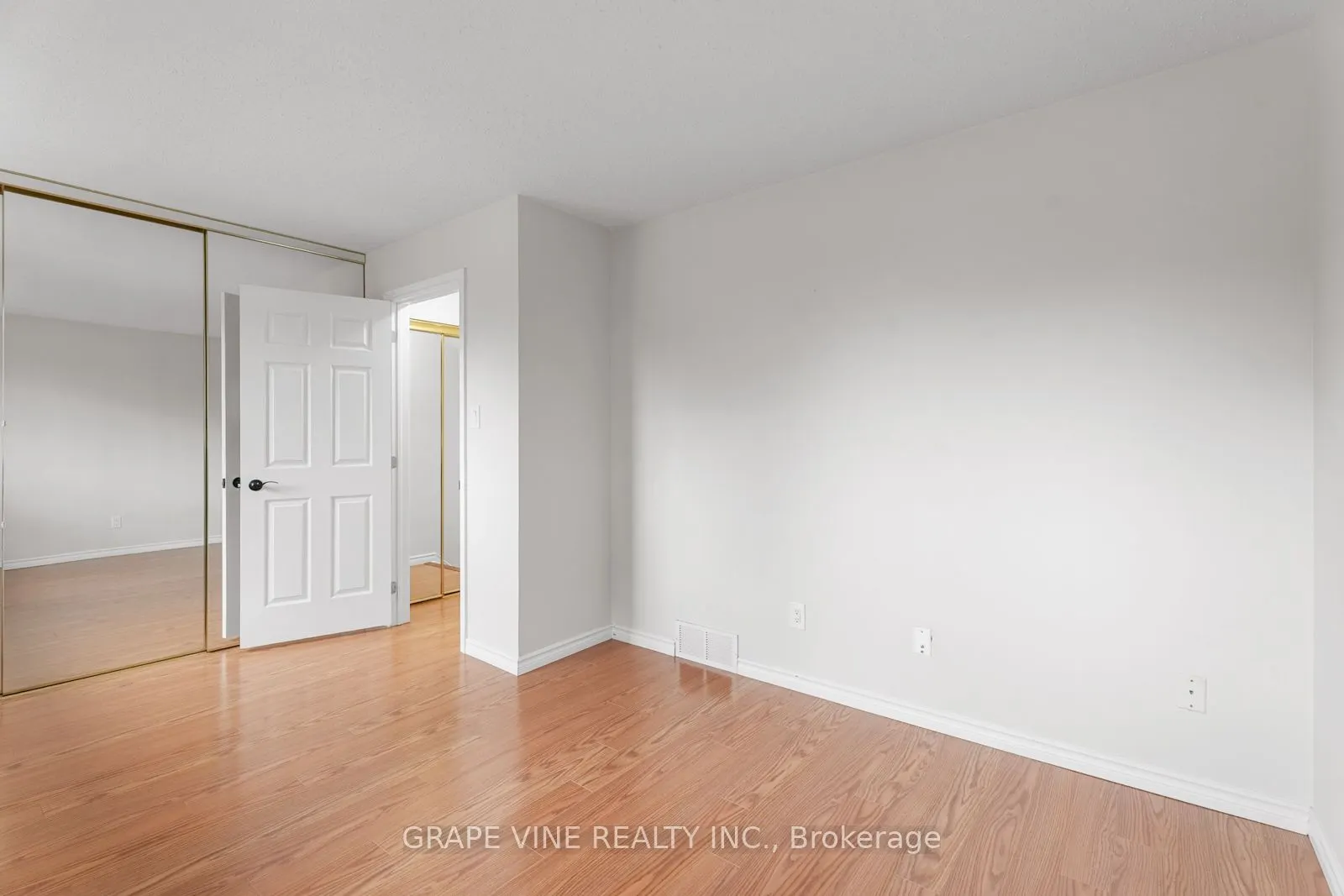 82 Chimo Drive