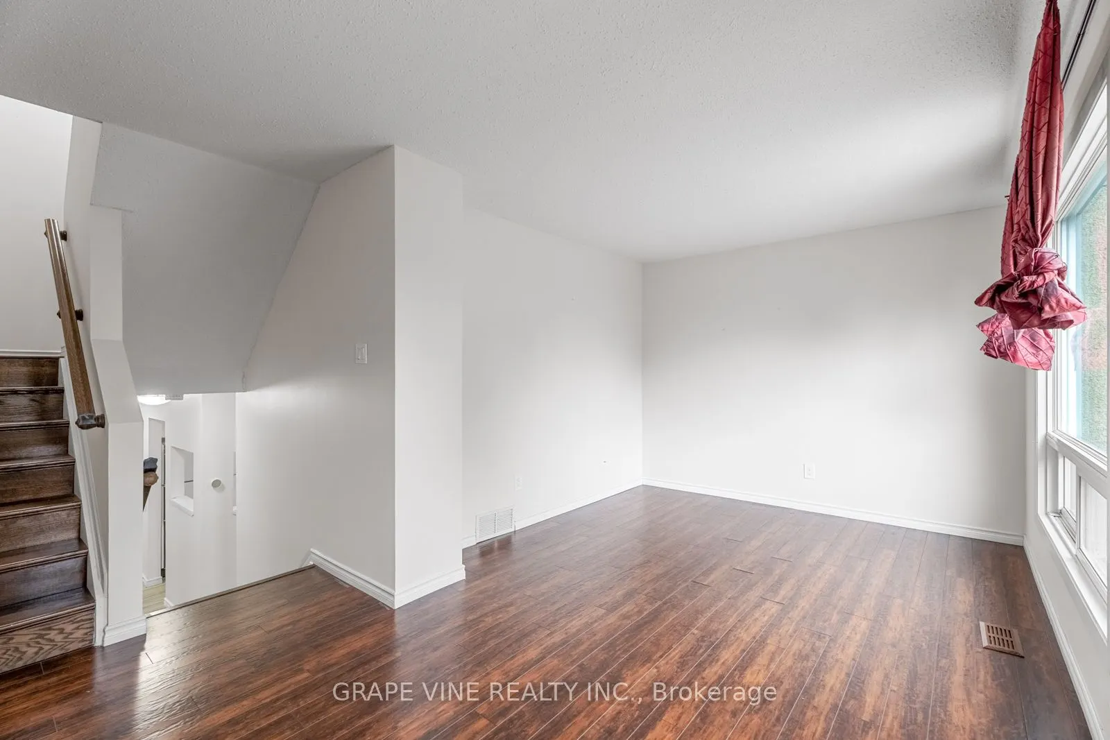82 Chimo Drive