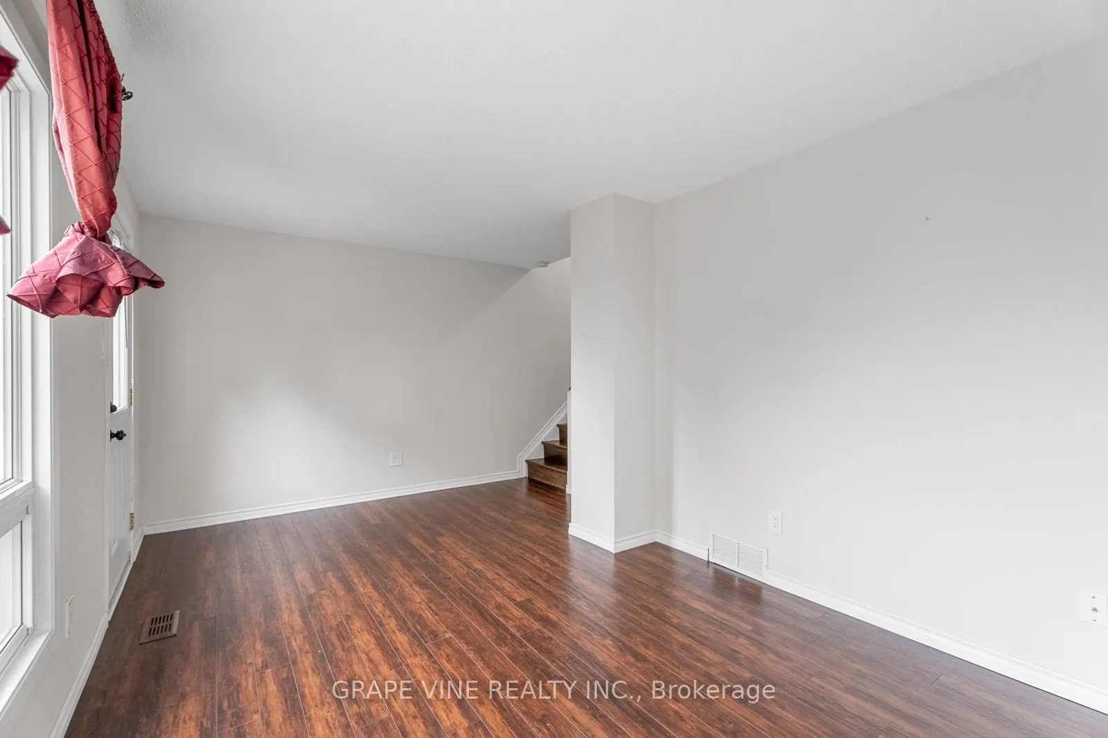 82 Chimo Drive