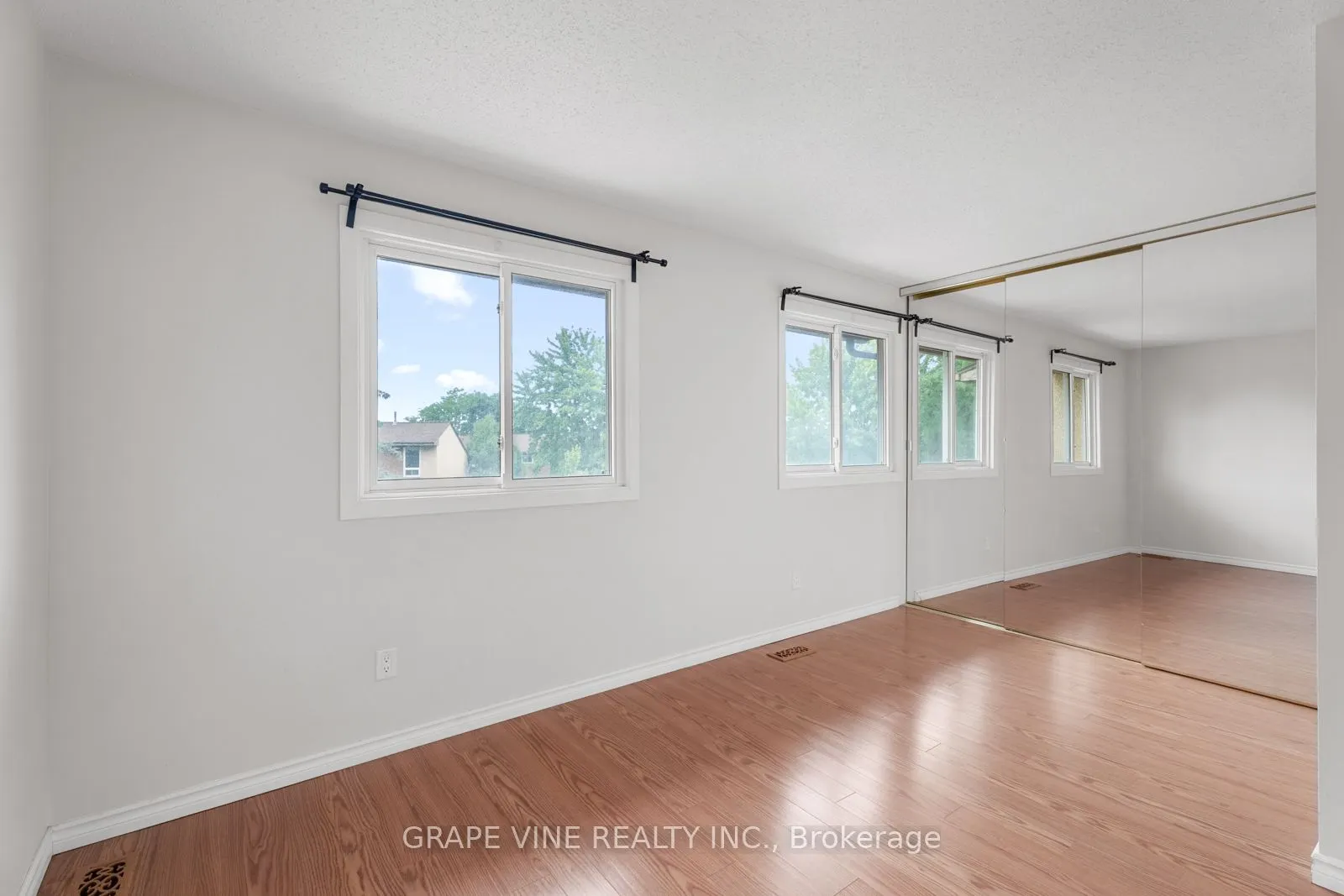 82 Chimo Drive