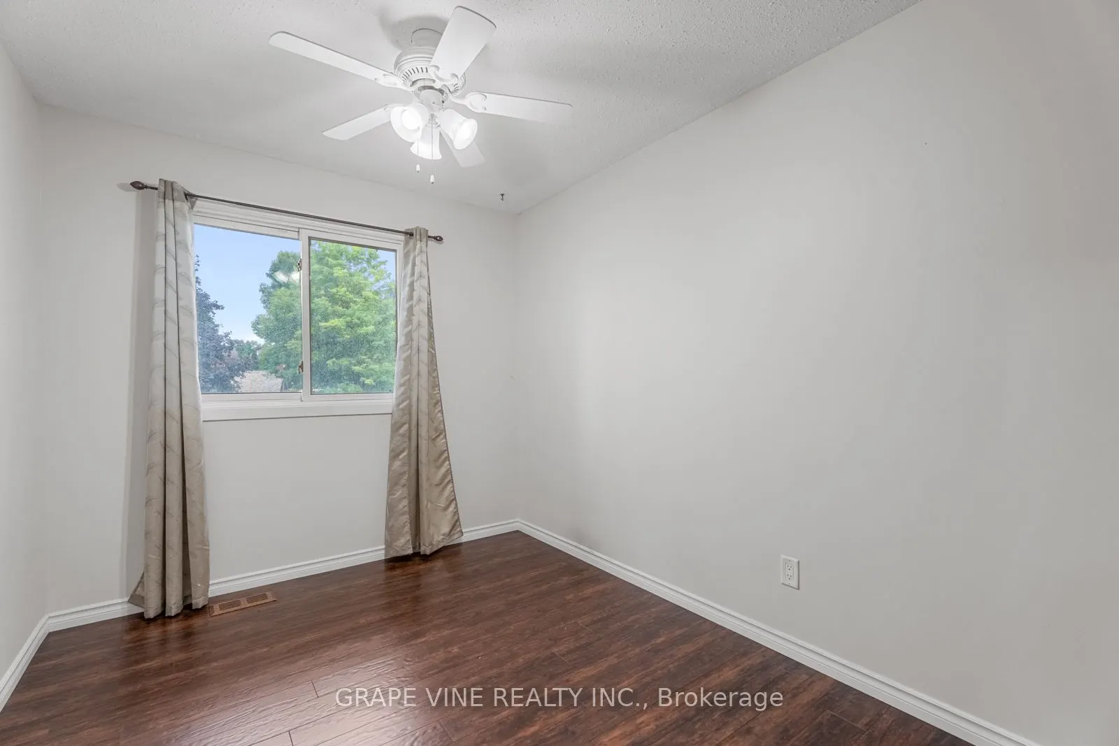 82 Chimo Drive