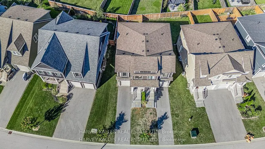 203 Yellow Birch Crescent