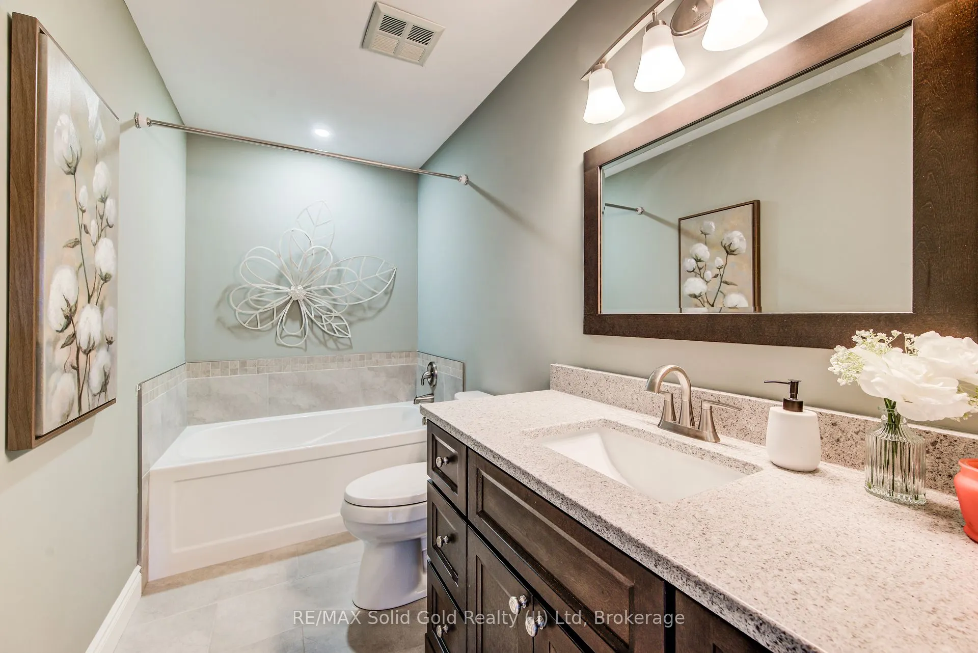 6 Willow Street, #2203