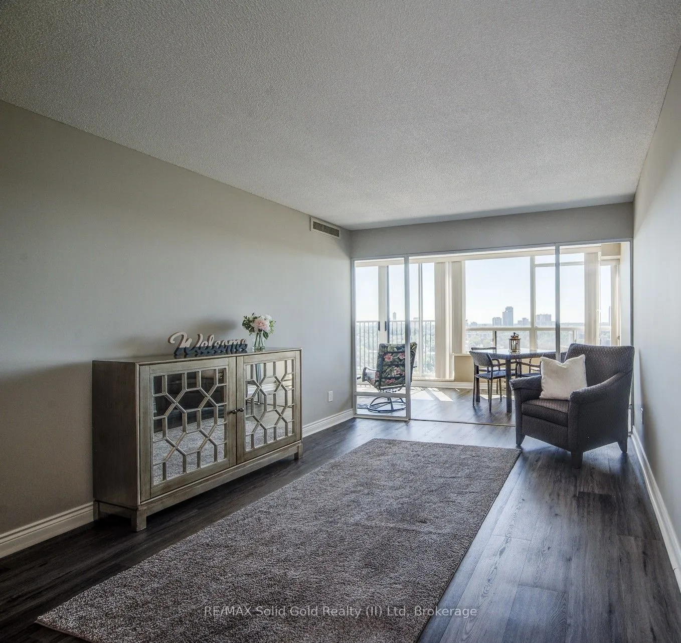 6 Willow Street, #2203