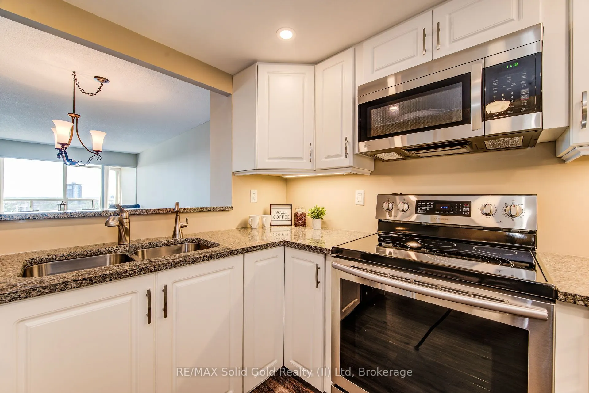 6 Willow Street, #2203