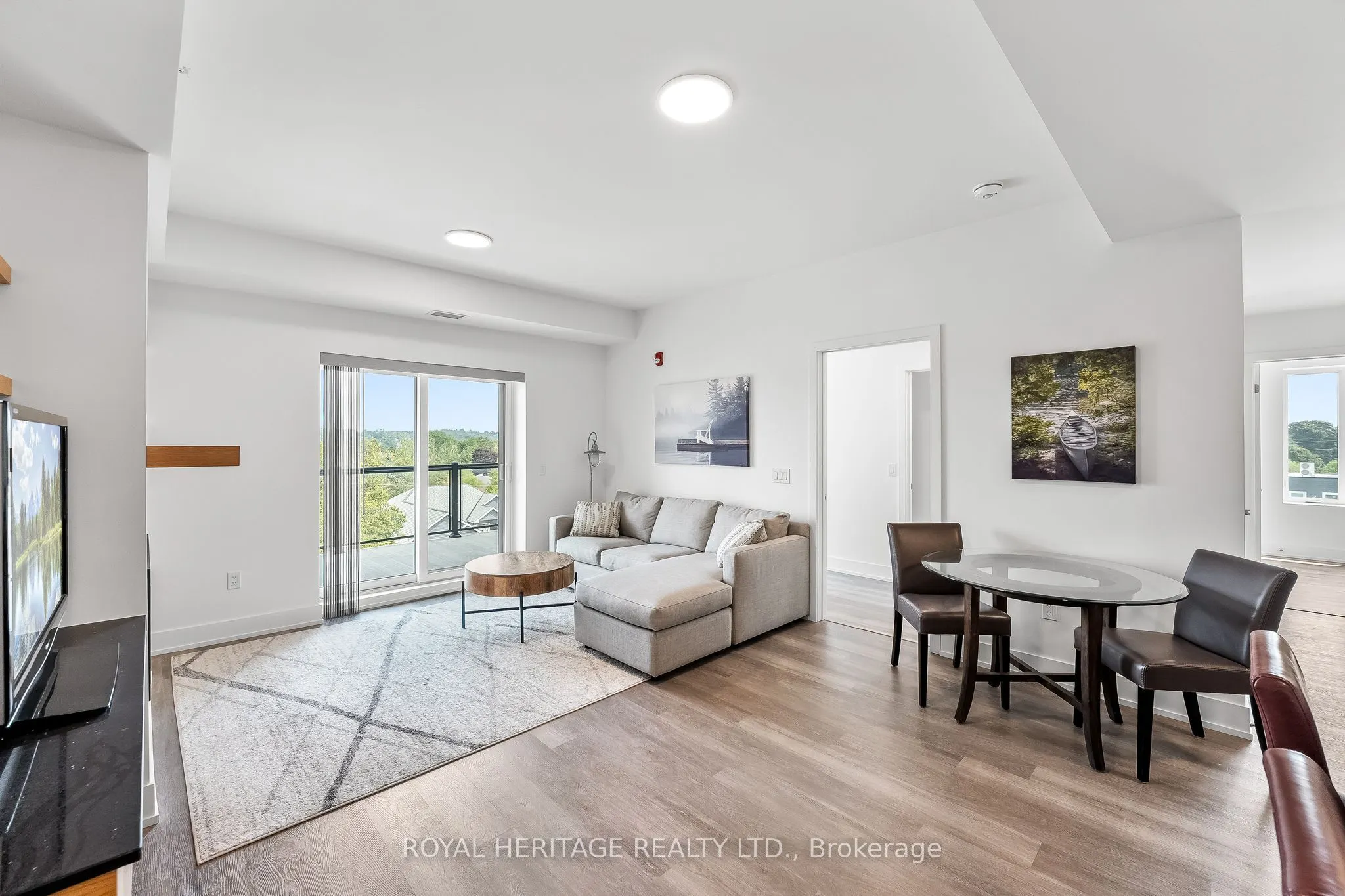 19B West Street N, #402