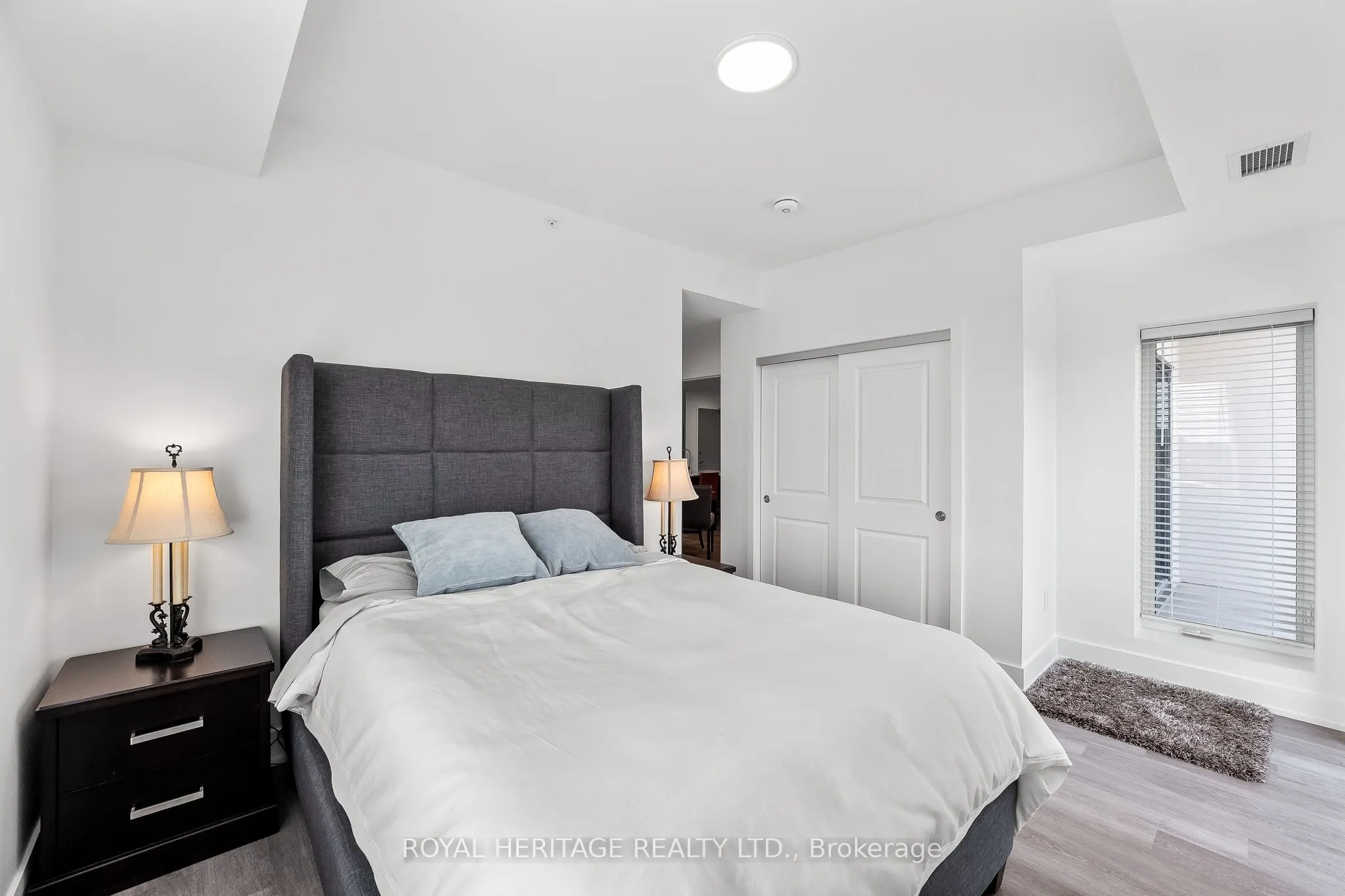 19B West Street N, #402