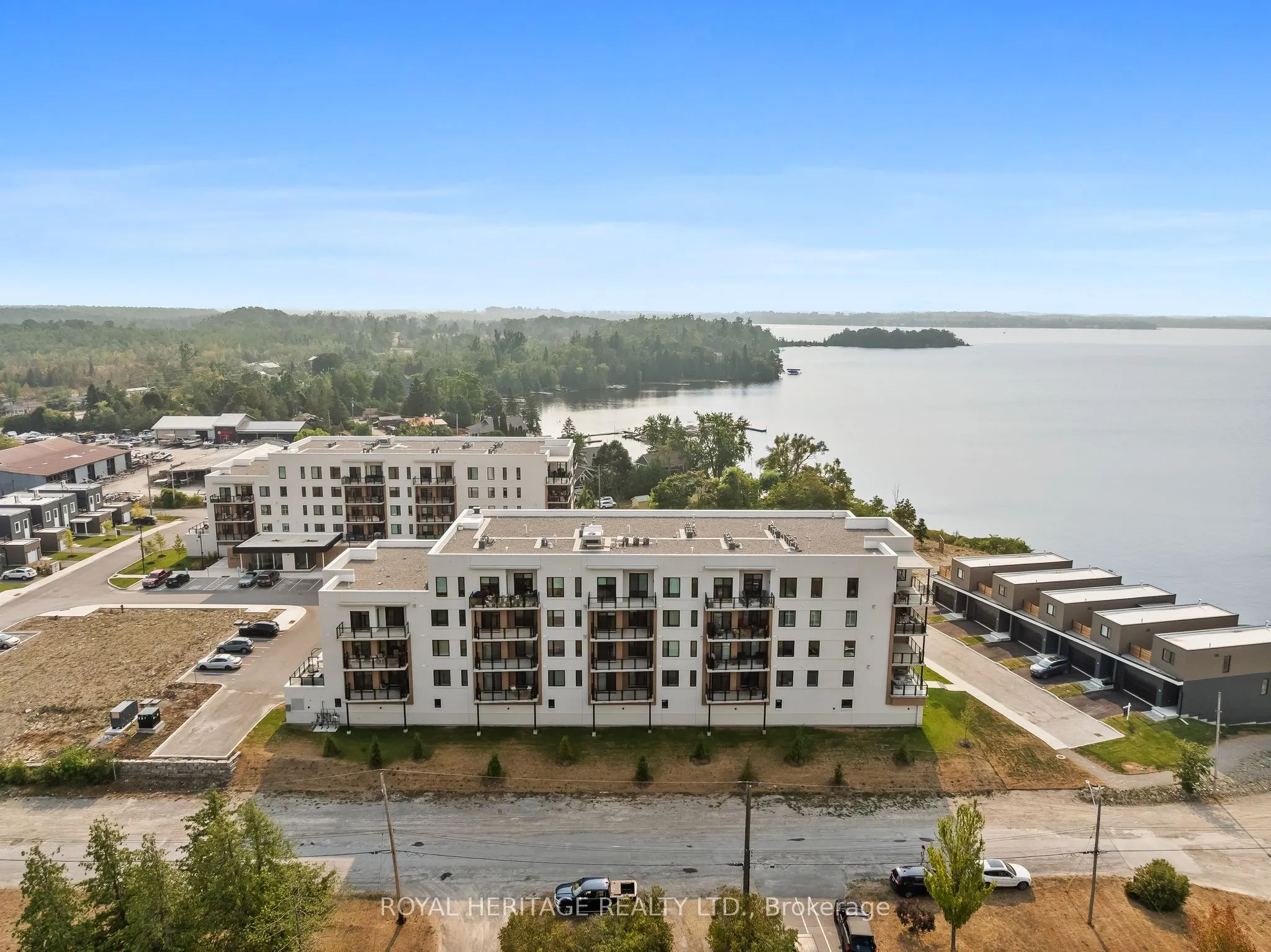 19B West Street N, #402