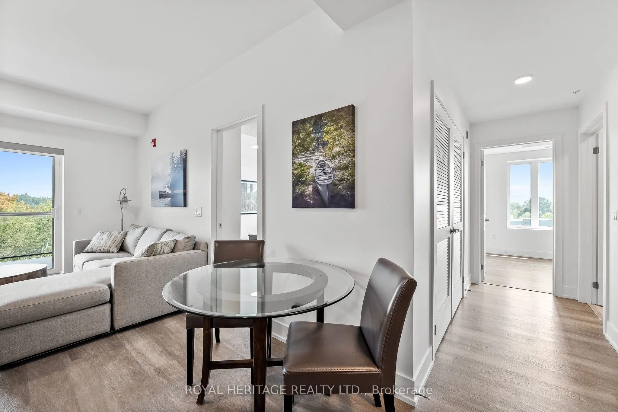 19B West Street N, #402