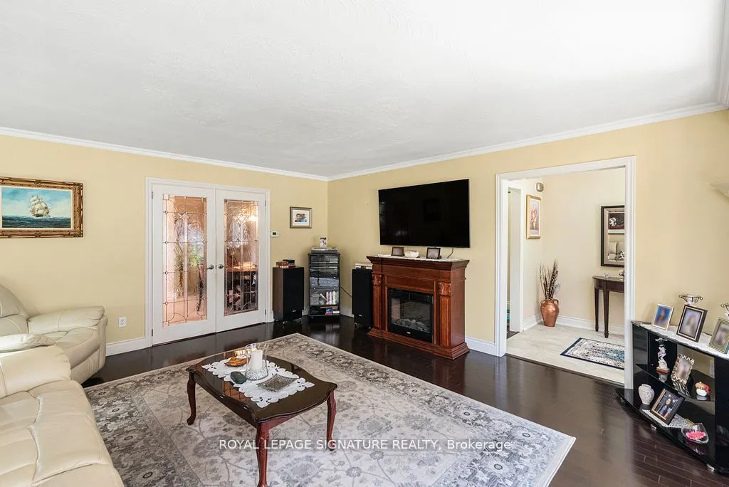 58 Centennial Parkway S