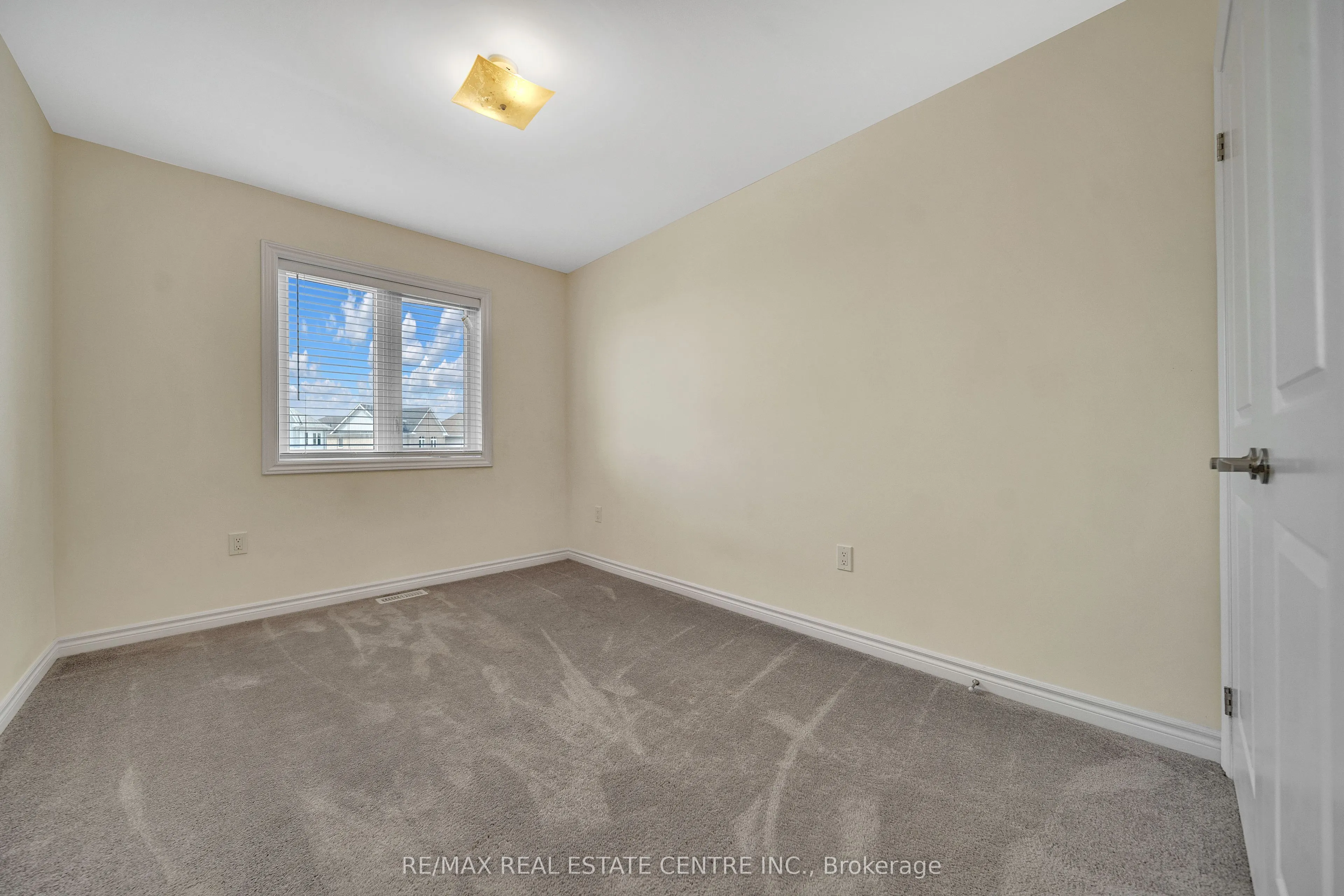 7 Todd Crescent