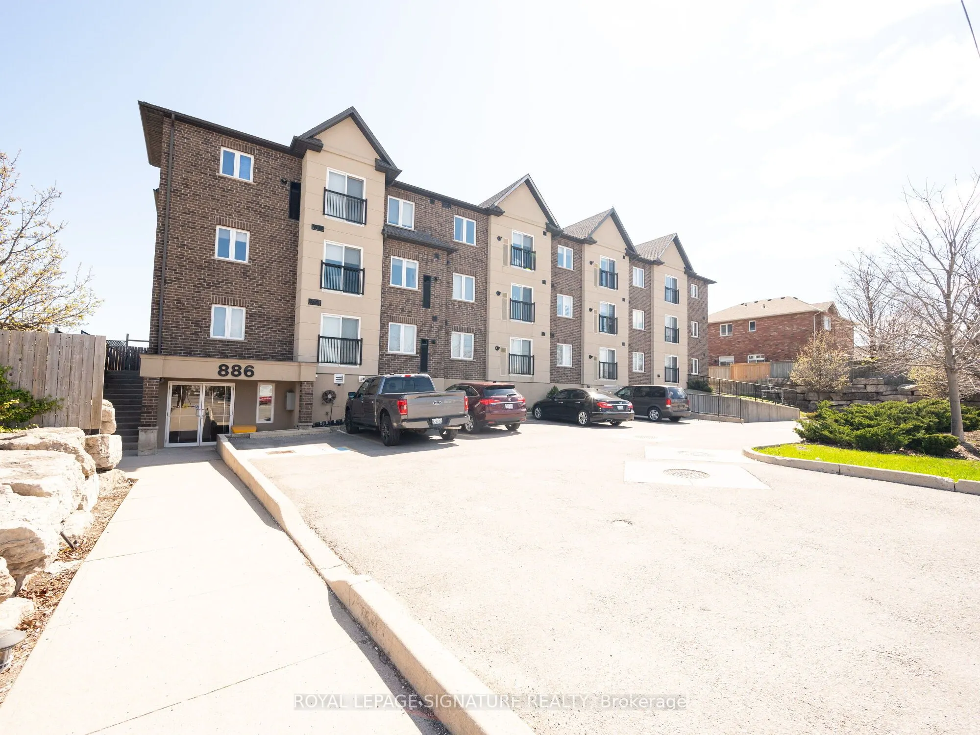 886 Golf Links Road, #205
