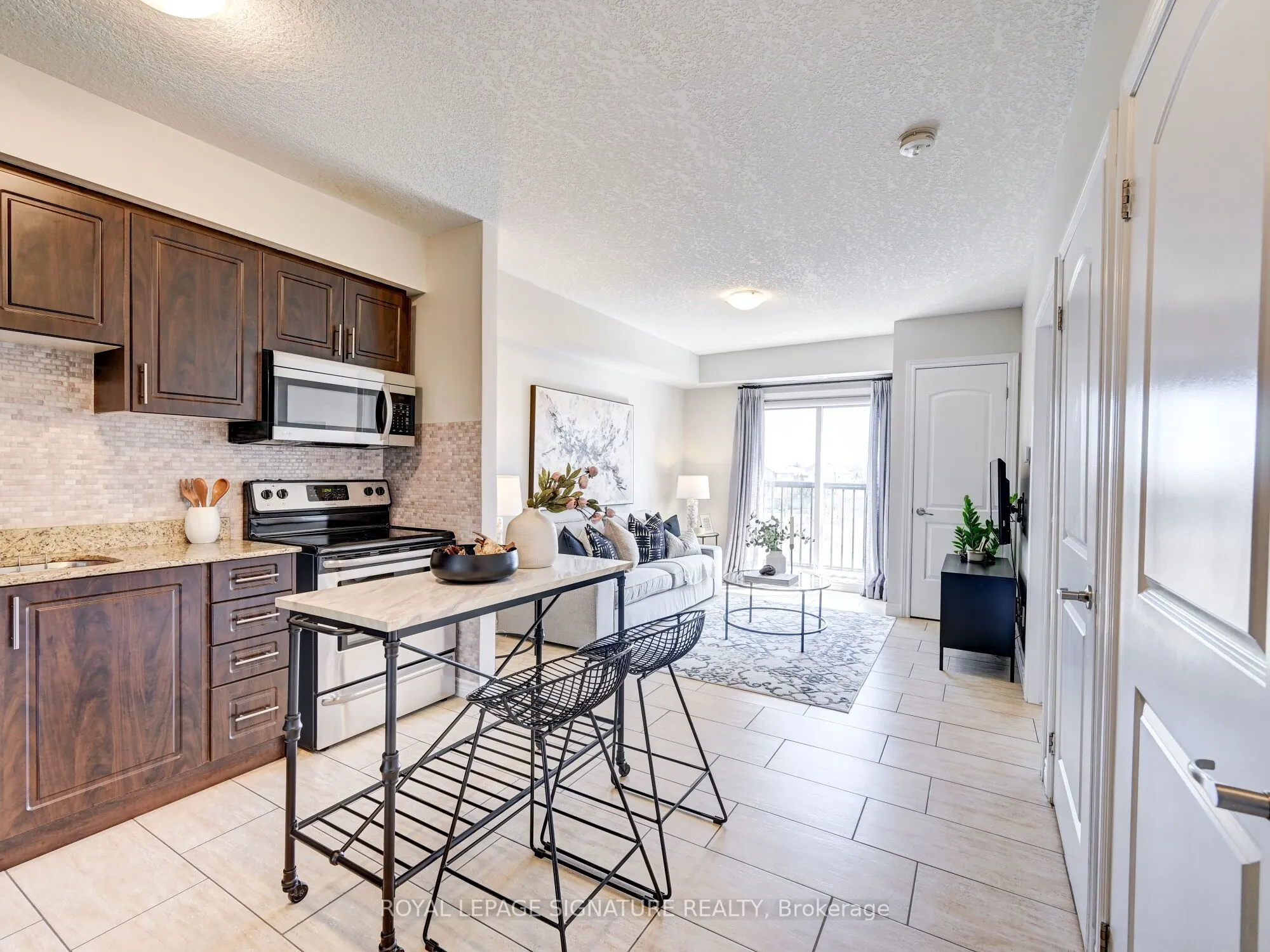 886 Golf Links Road, #205